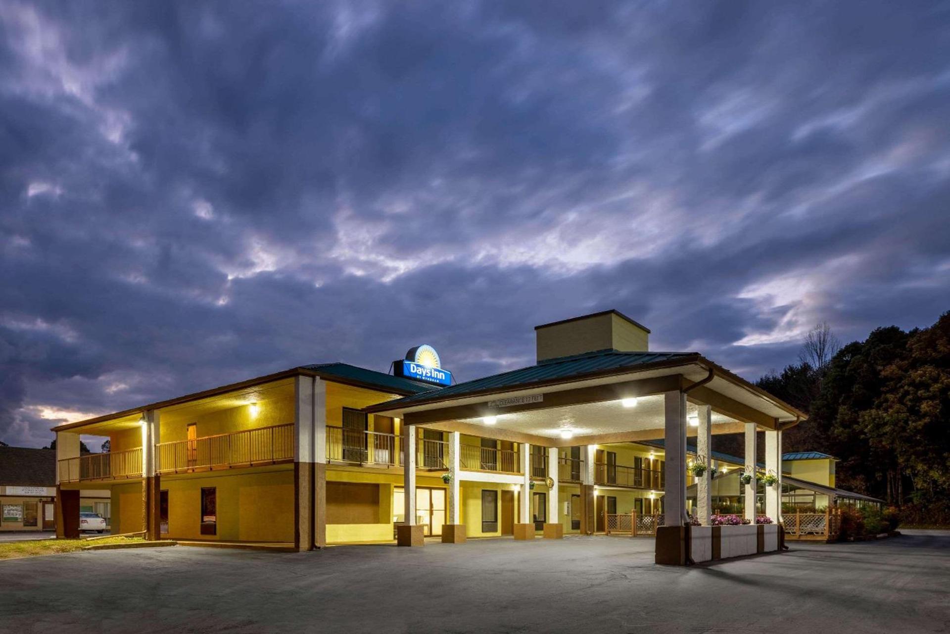 Days Inn by Wyndham Murphy photo 2