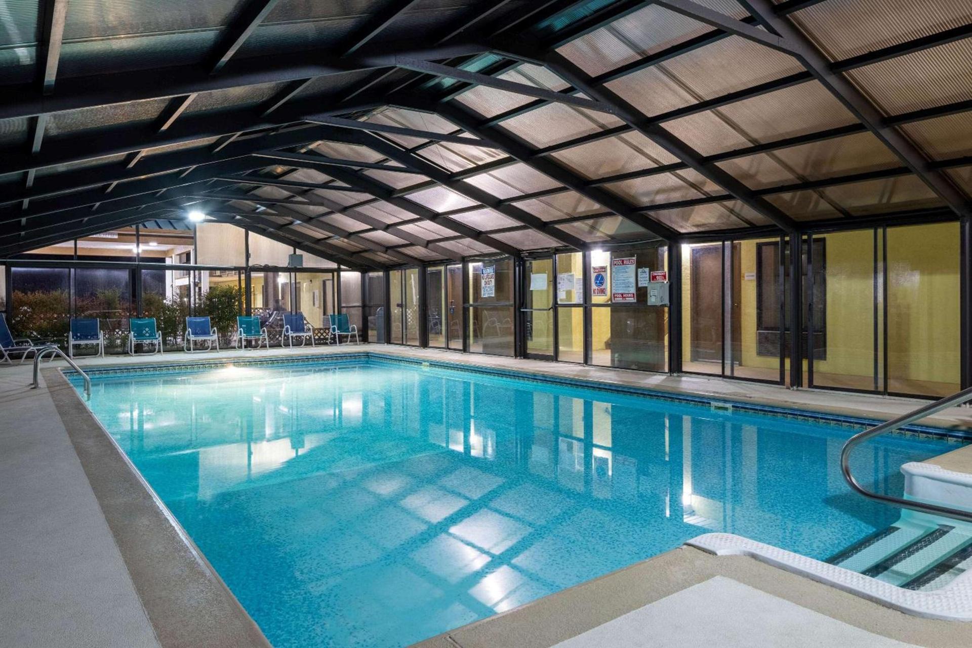 Days Inn by Wyndham Murphy photo 40
