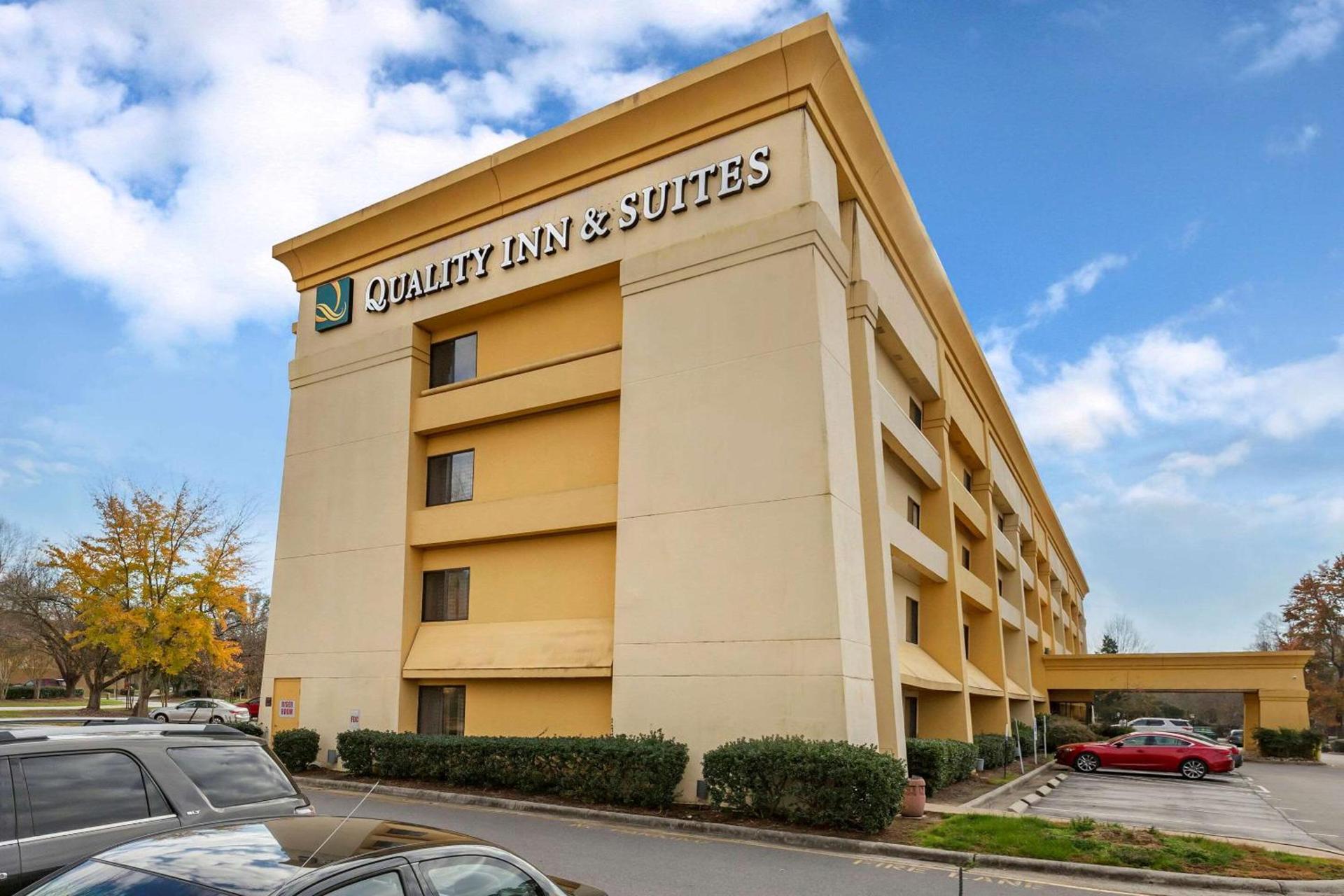 Quality Inn & Suites Raleigh Durham Airport — hotel in Morrisville