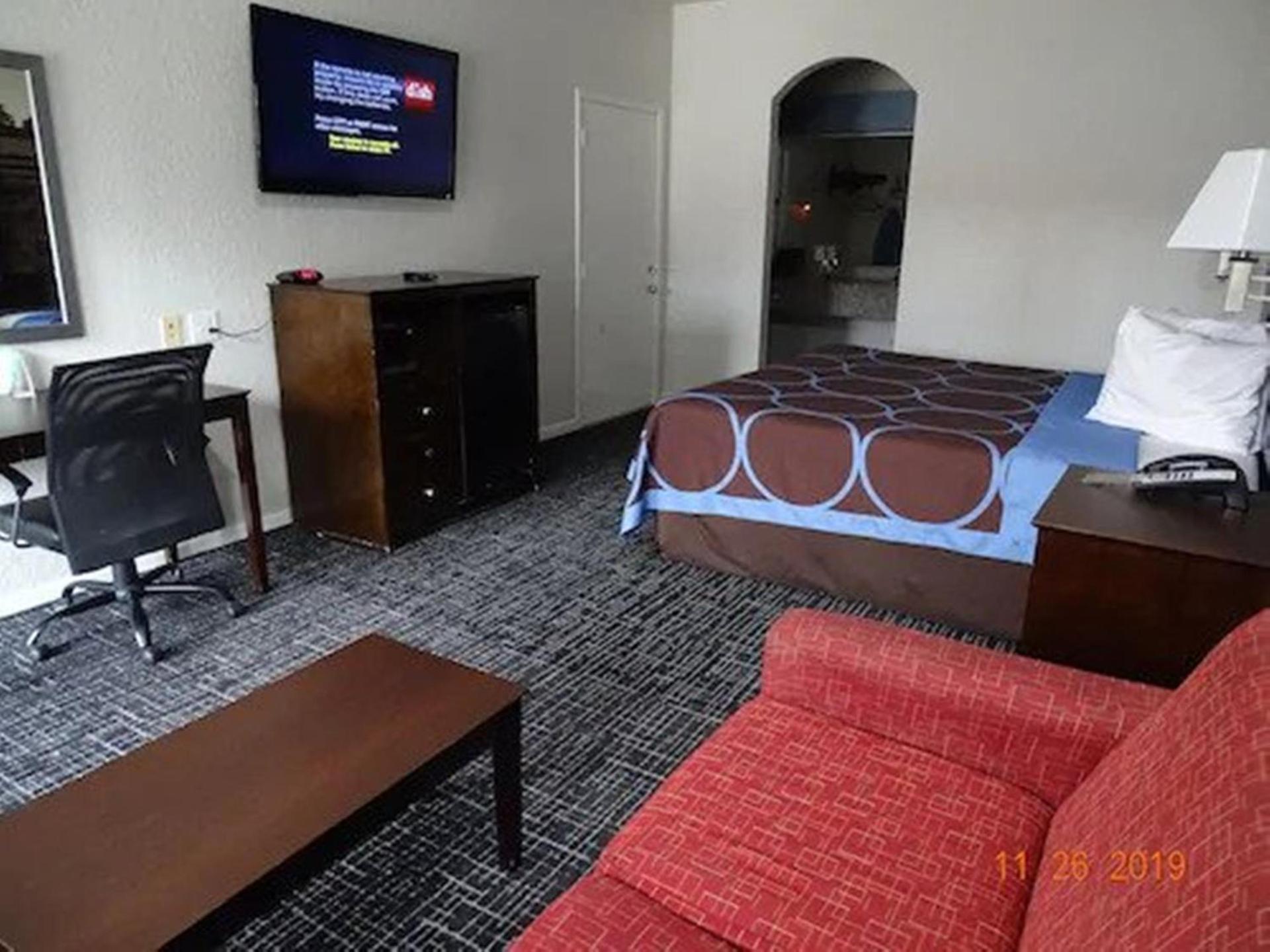 Super 8 by Wyndham Houston/Brookhollow NW photo 16