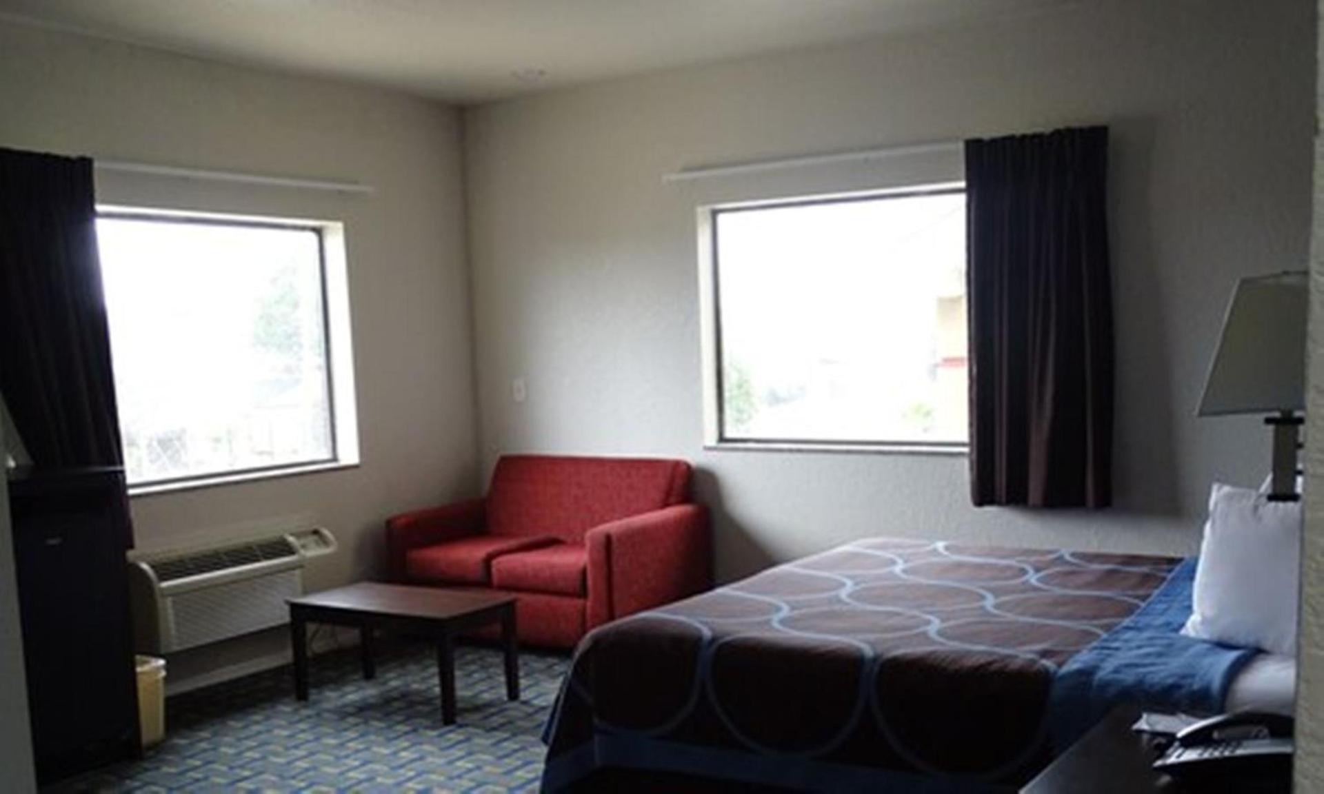 Super 8 by Wyndham Houston/Brookhollow NW photo 15