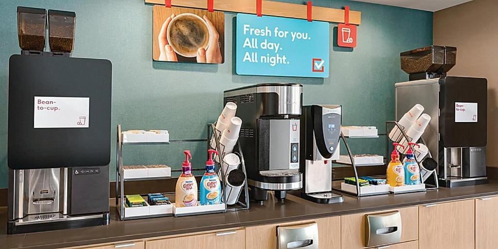 avid hotels - Detroit - Warren by IHG photo 14