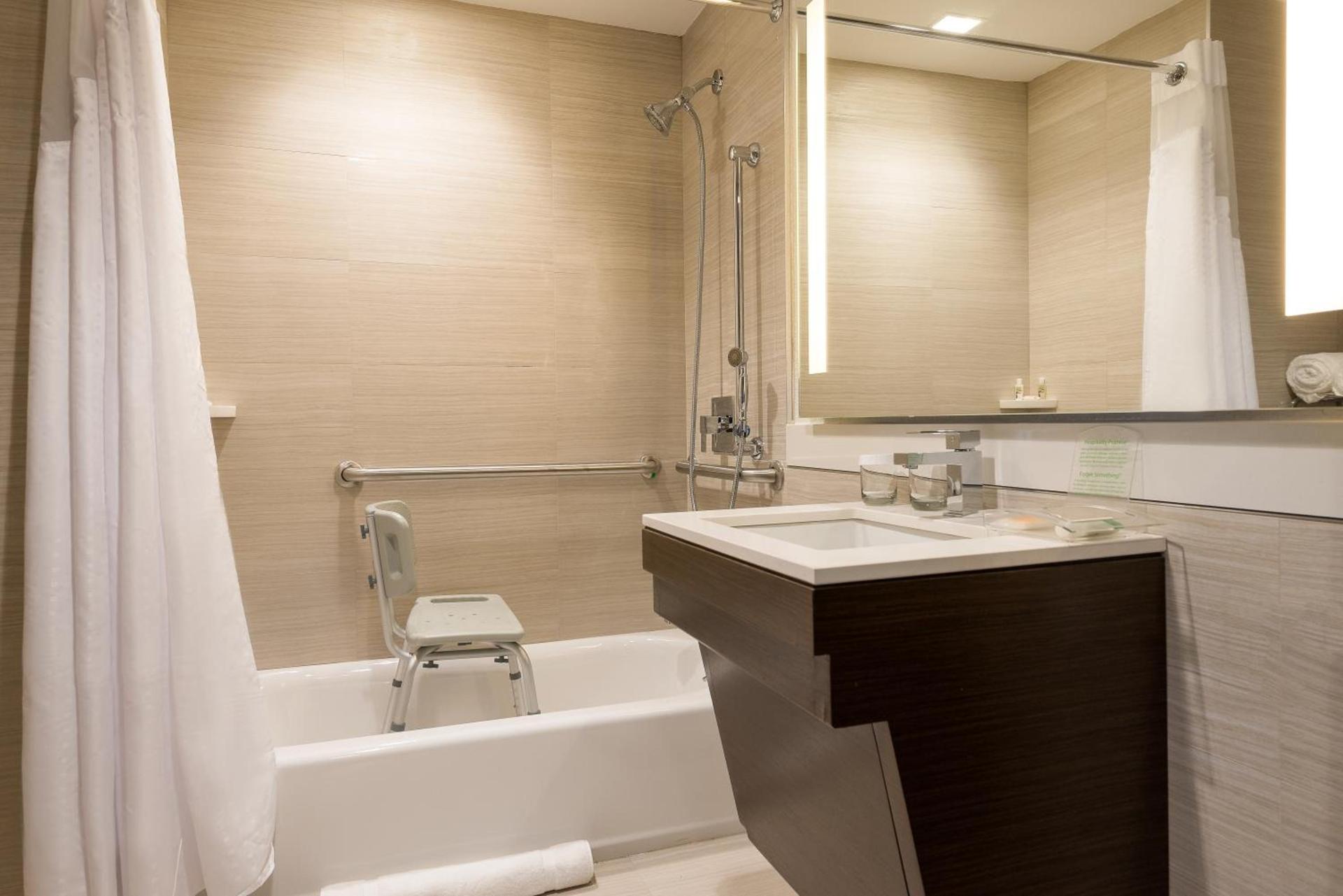 Holiday Inn Brooklyn Downtown by IHG photo 29
