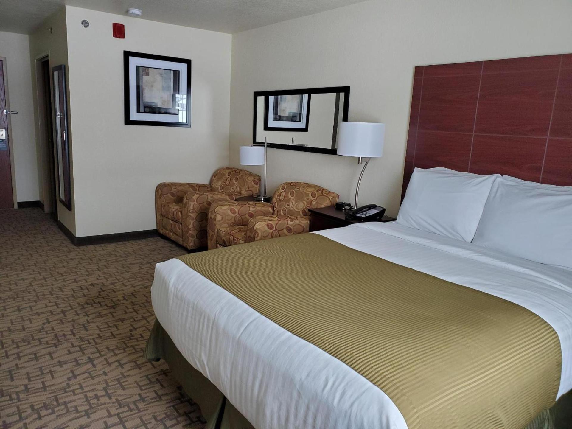 Cobblestone Inn & Suites - Barron photo 9