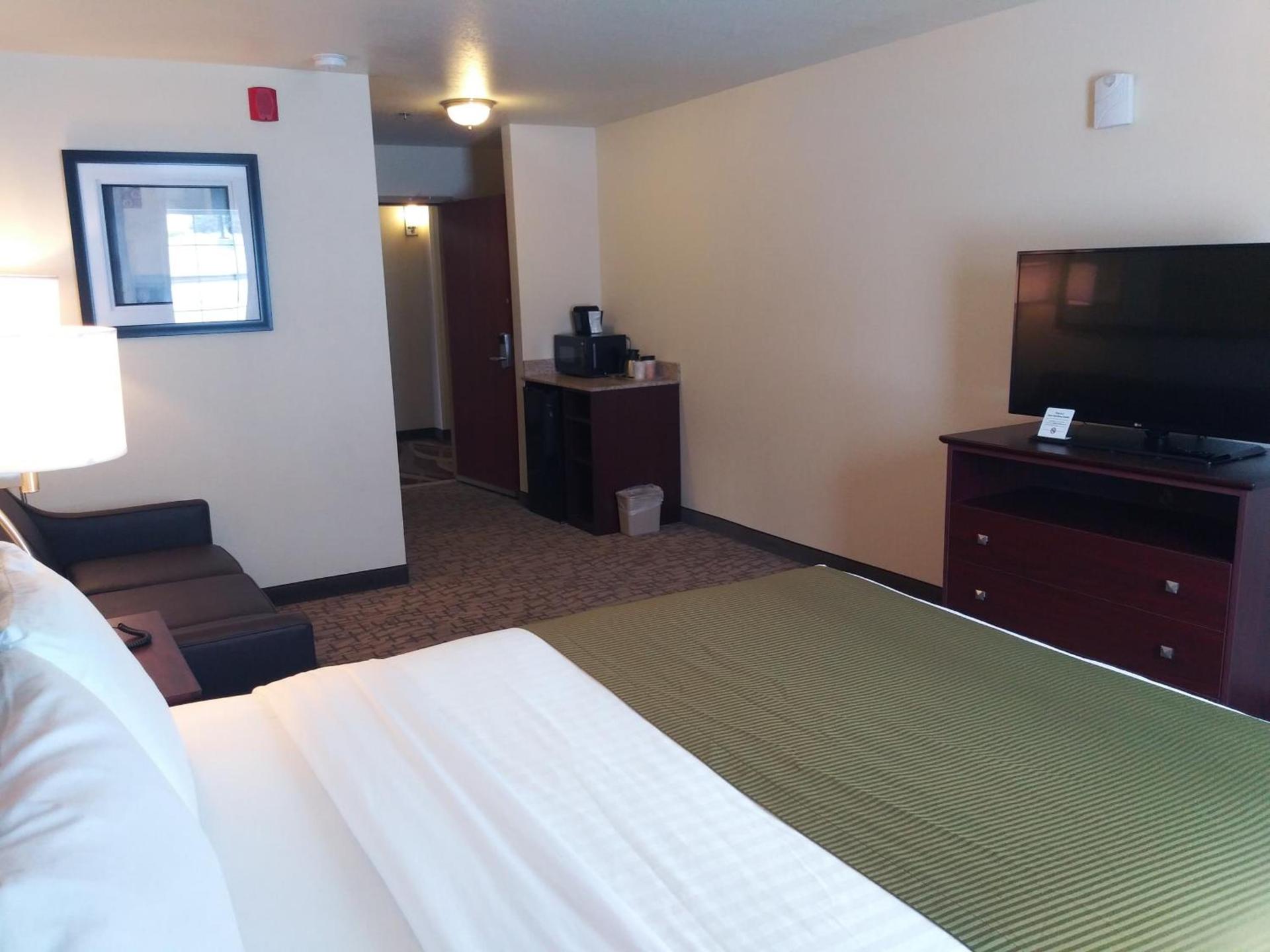 Cobblestone Inn & Suites - Barron photo 4