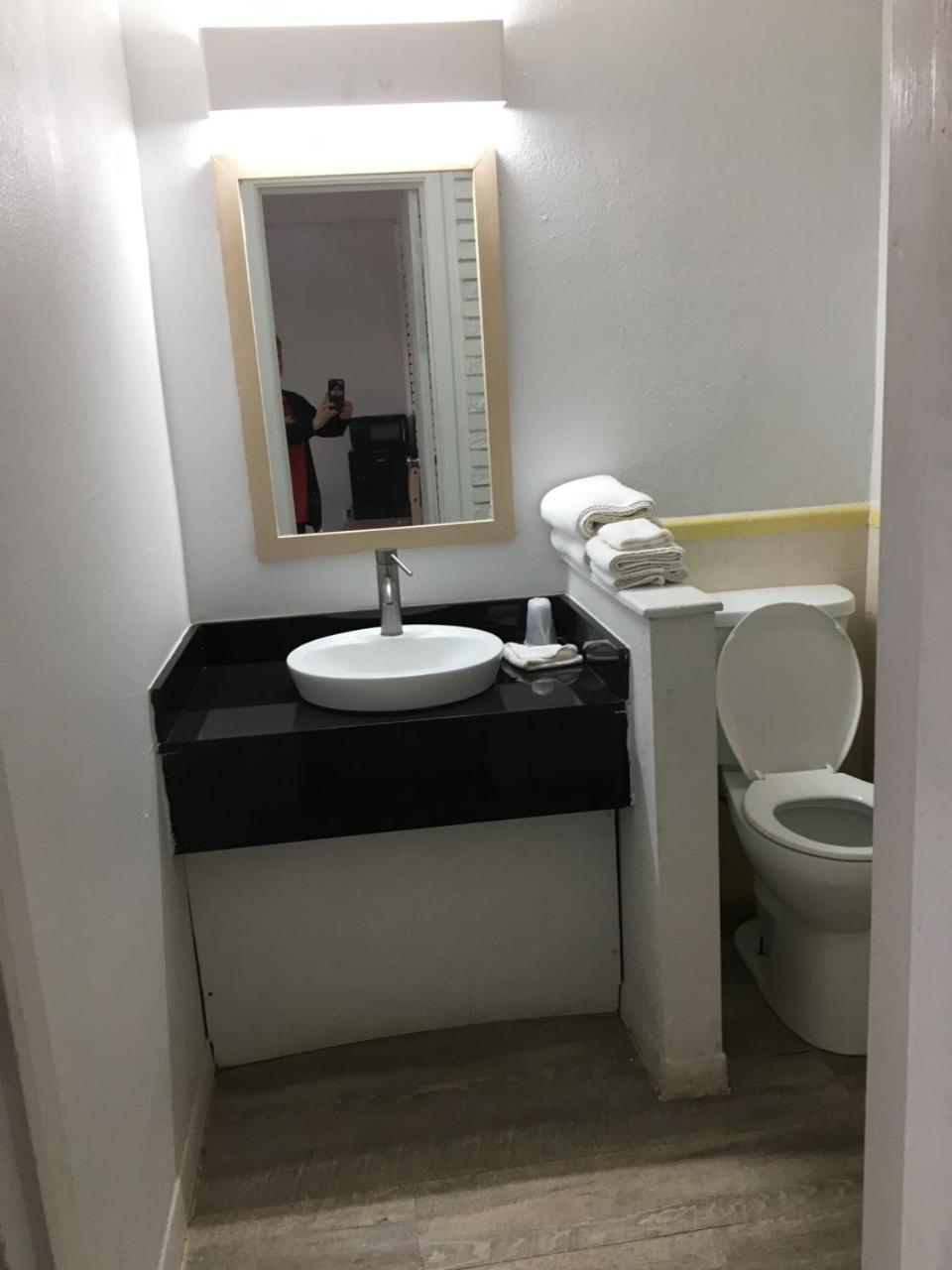 Sands Motel photo 13