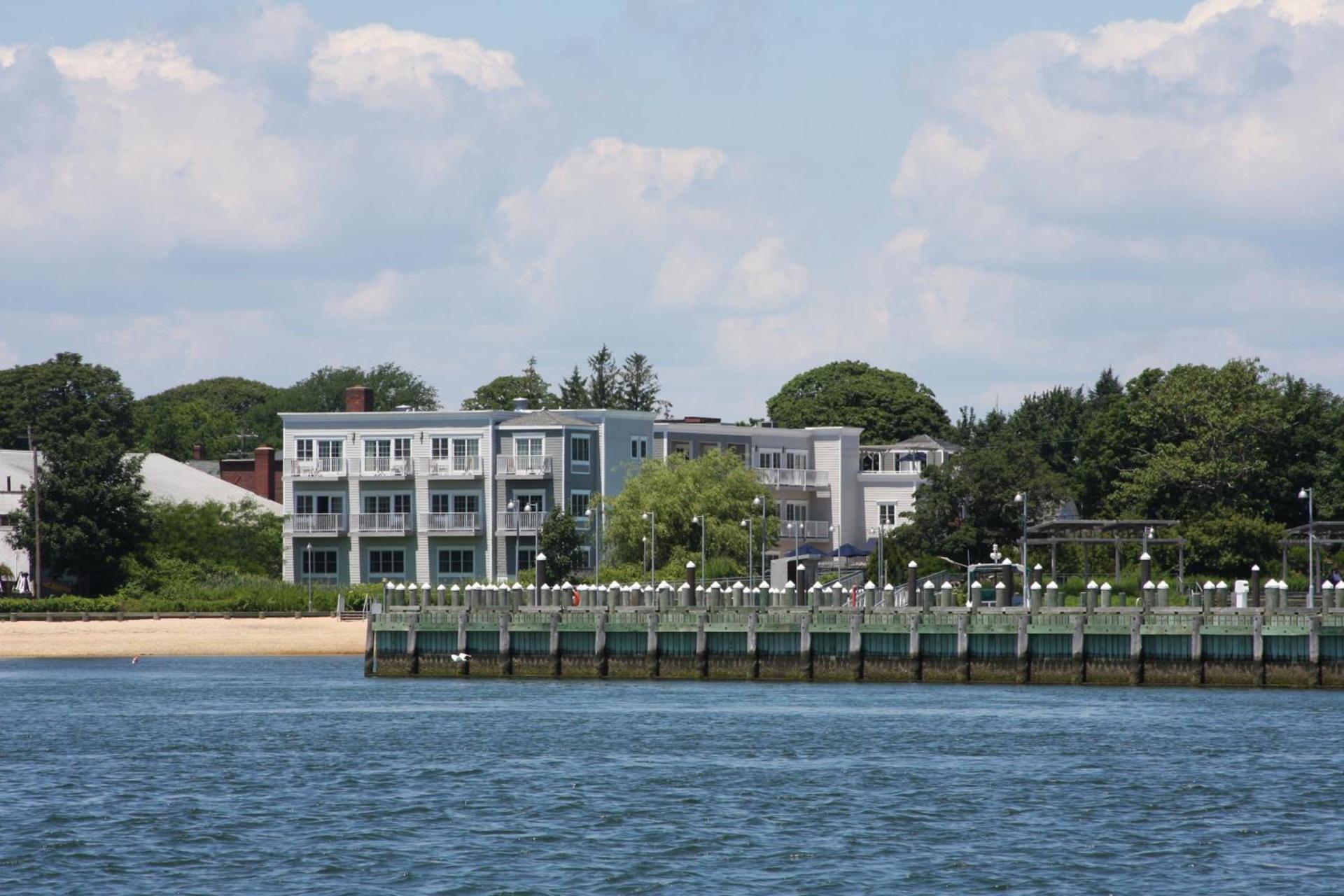 The Harbor Front Inn — hotel in Greenport