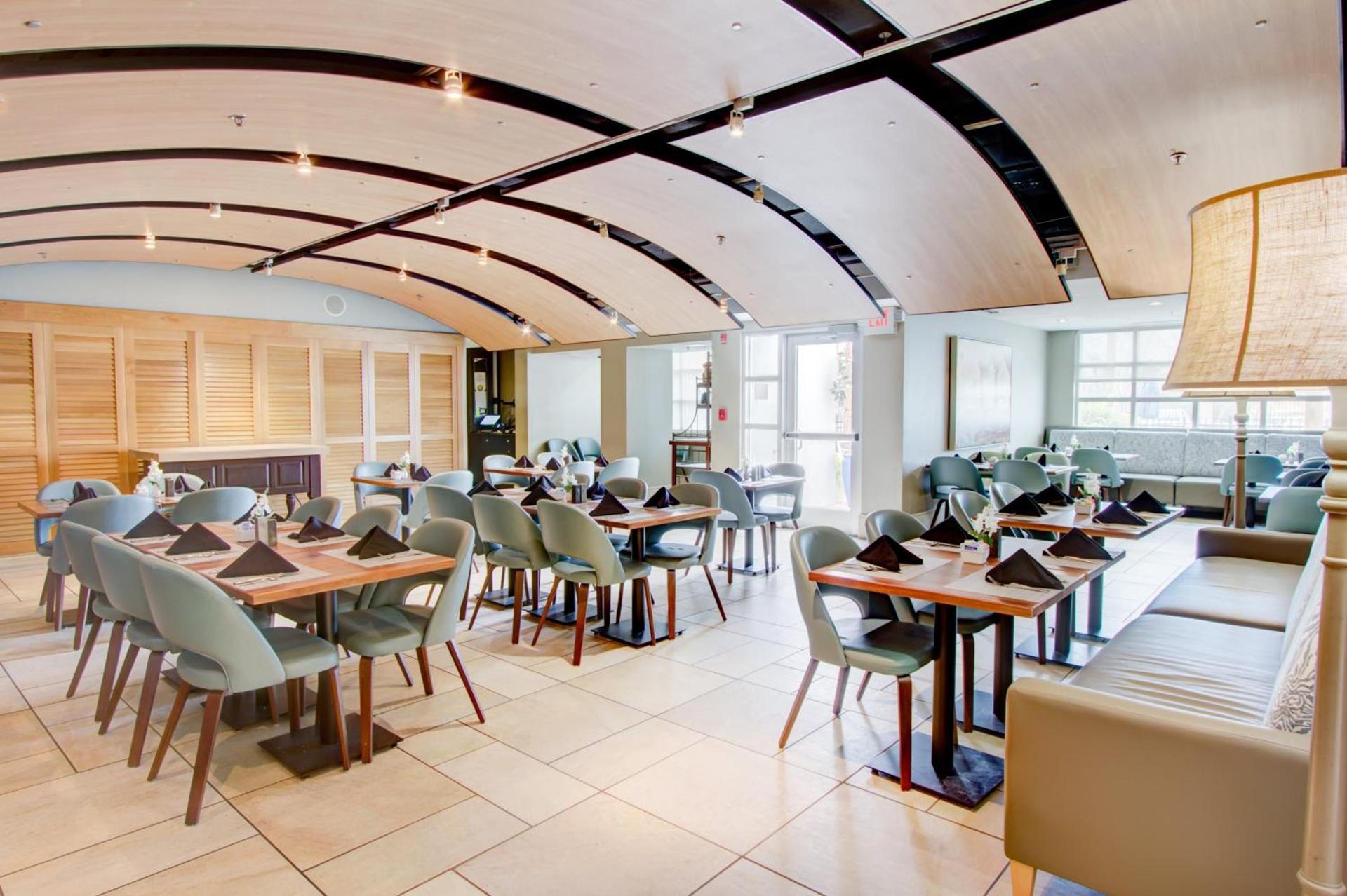 Crowne Plaza Charleston by IHG photo 32
