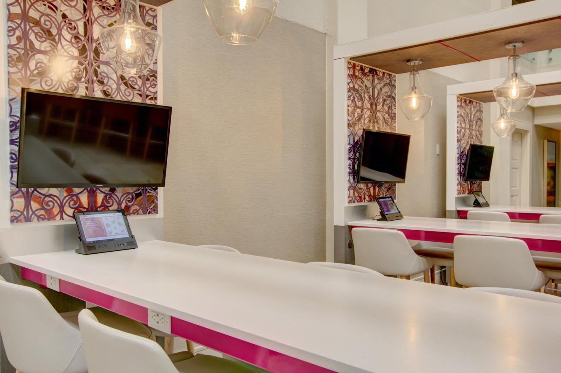Crowne Plaza Charleston by IHG photo 33