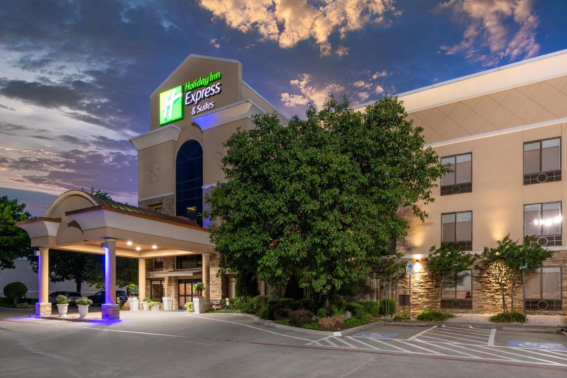 Holiday Inn Express Arlington Interstate 20 Parks Mall by IHG photo 1