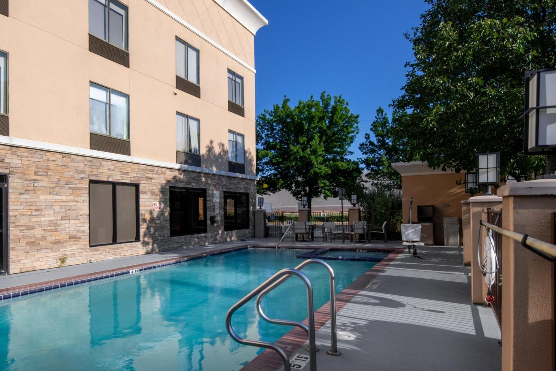 Holiday Inn Express Arlington Interstate 20 Parks Mall by IHG photo 27