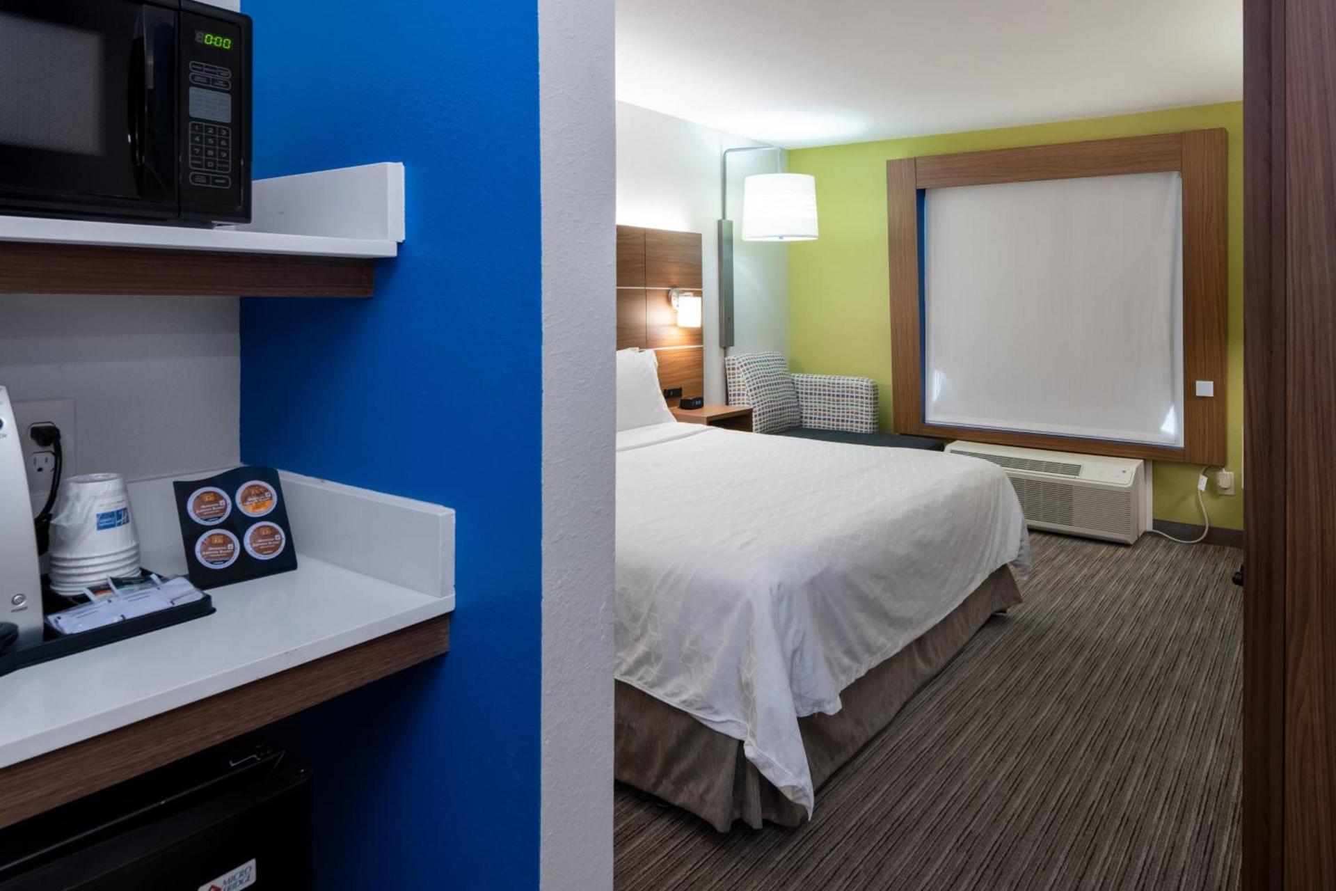 Holiday Inn Express Arlington Interstate 20 Parks Mall by IHG photo 16