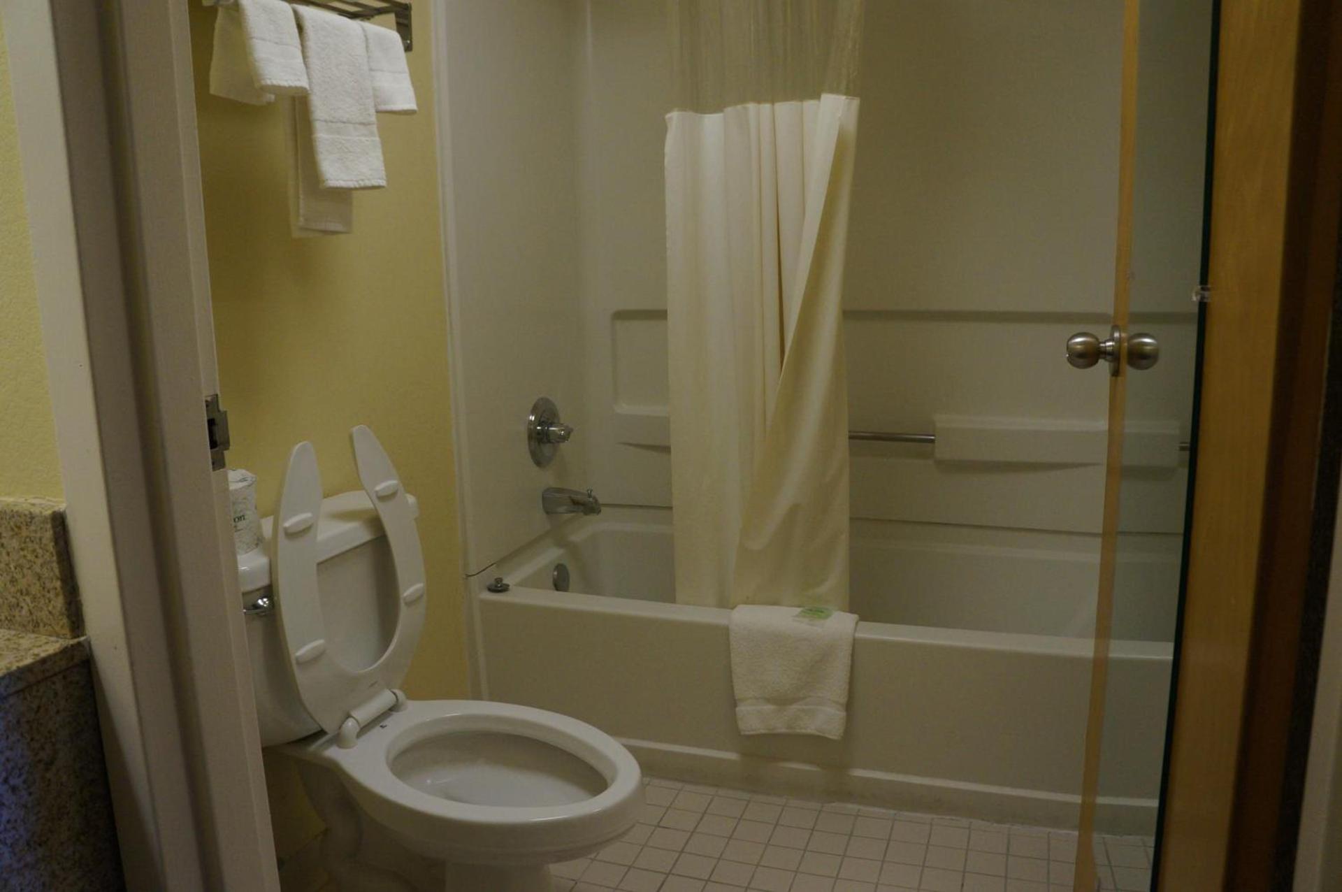 Clarksville Inn photo 25