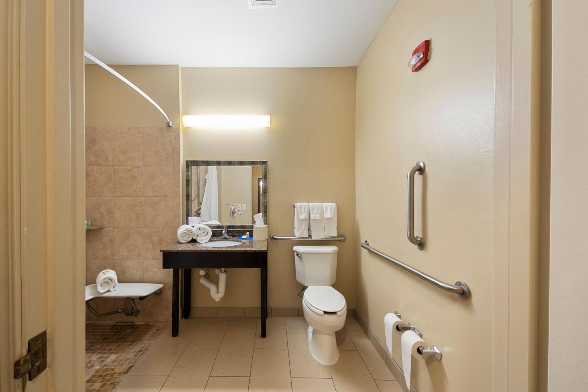 Holiday Inn Express Bloomington West by IHG photo 40