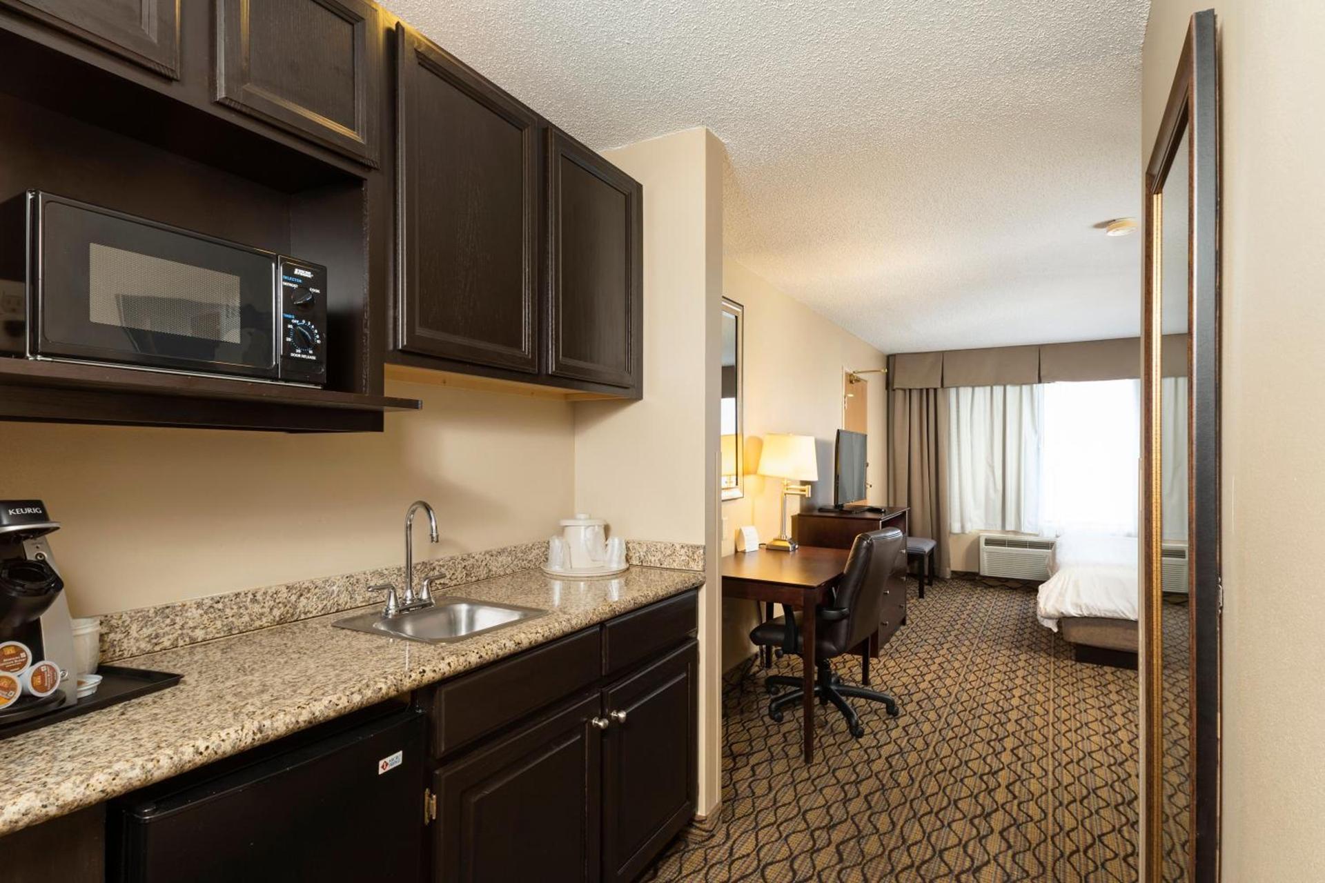 Holiday Inn Express Bloomington West by IHG photo 45