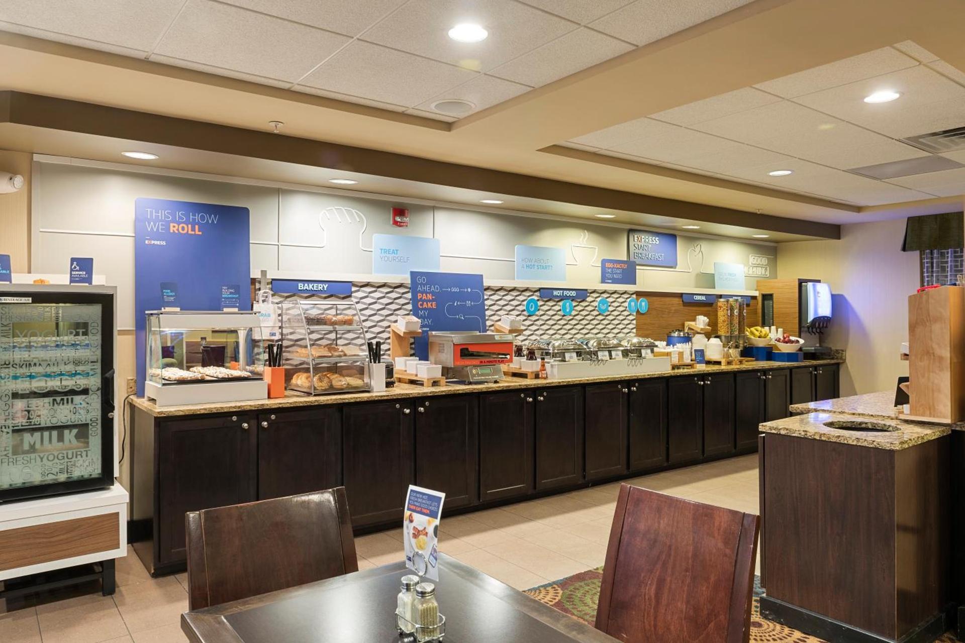 Holiday Inn Express Bloomington West by IHG photo 28