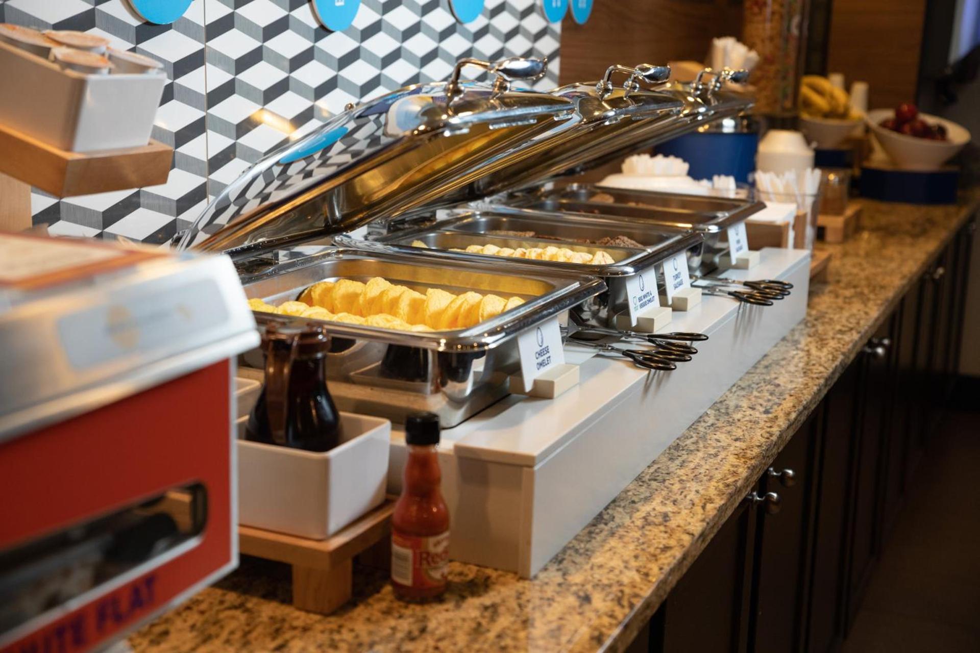 Holiday Inn Express Bloomington West by IHG photo 19