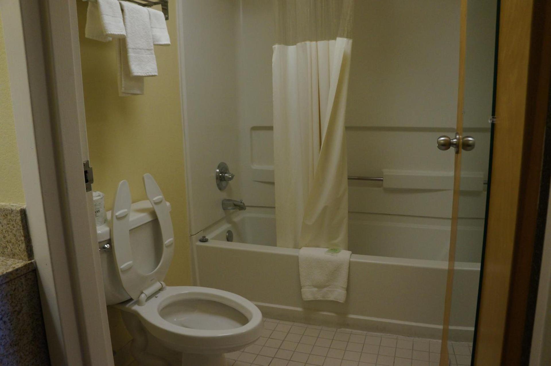 Clarksville Inn photo 16
