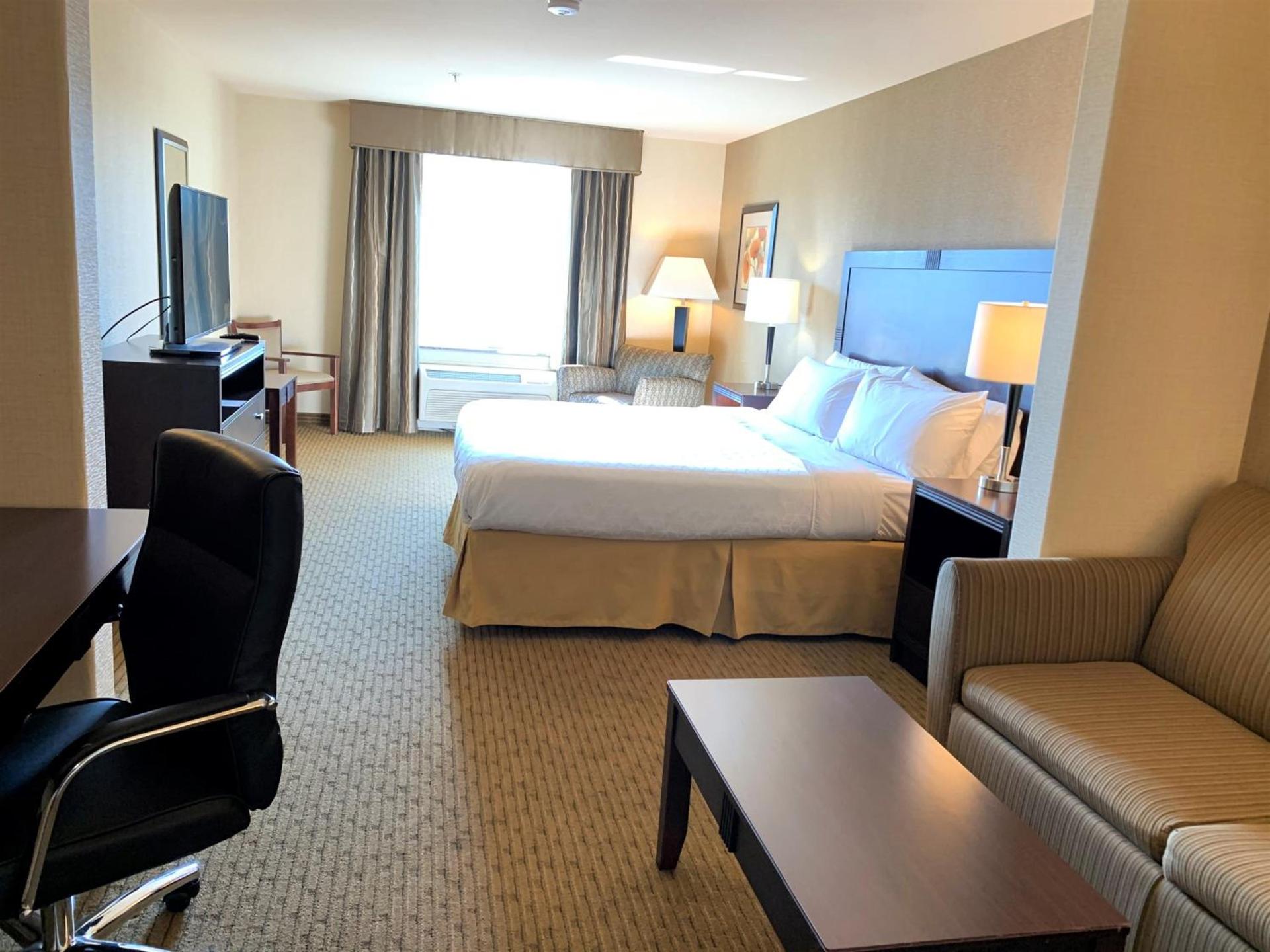 Holiday Inn Express Fresno Northwest - Herndon by IHG photo 11