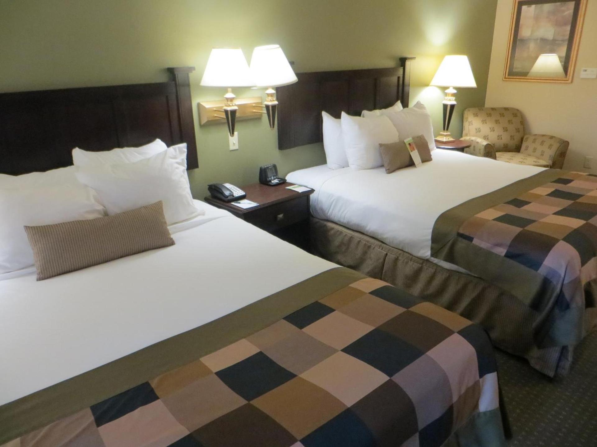 Wingate by Wyndham Peoria - Complimentary Area Shuttle photo 17