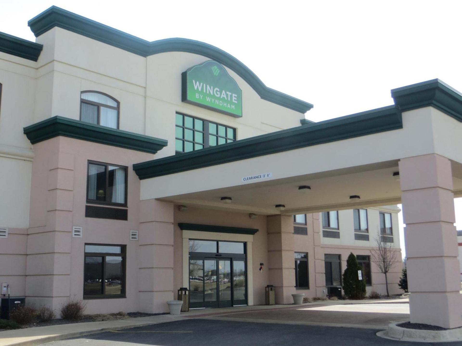 Wingate by Wyndham Peoria - Complimentary Area Shuttle photo 2