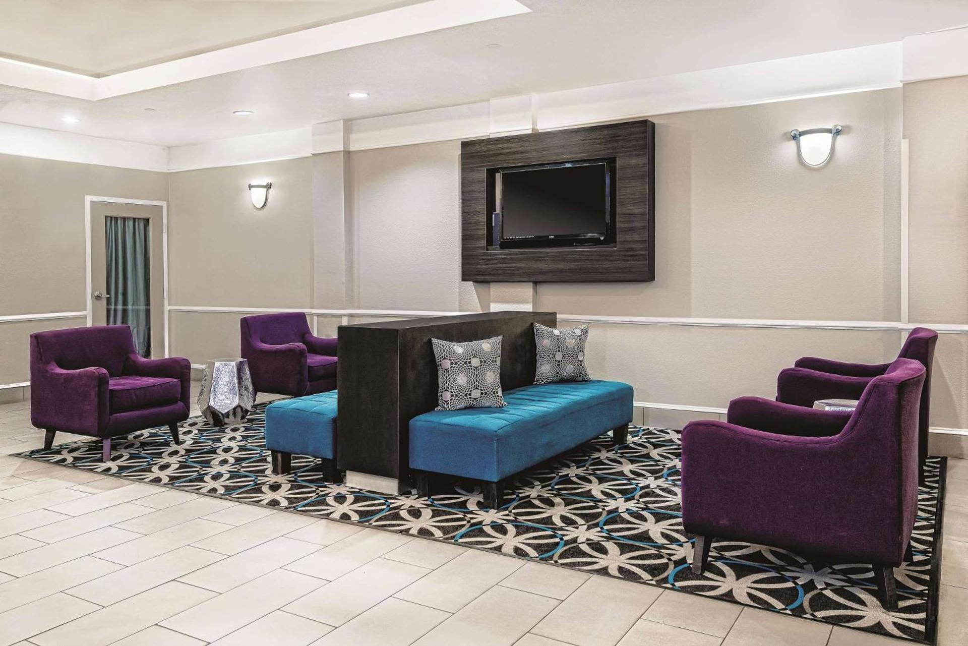 Quality Inn and Suites photo 9
