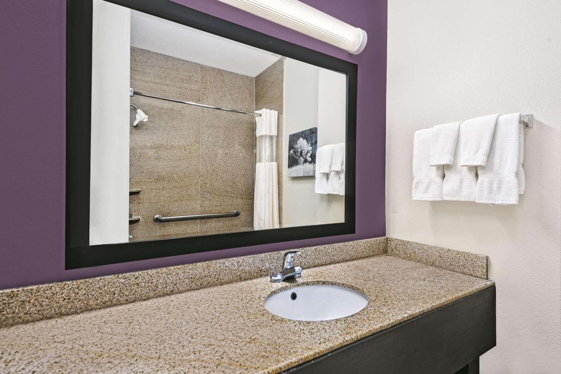 Quality Inn and Suites photo 28