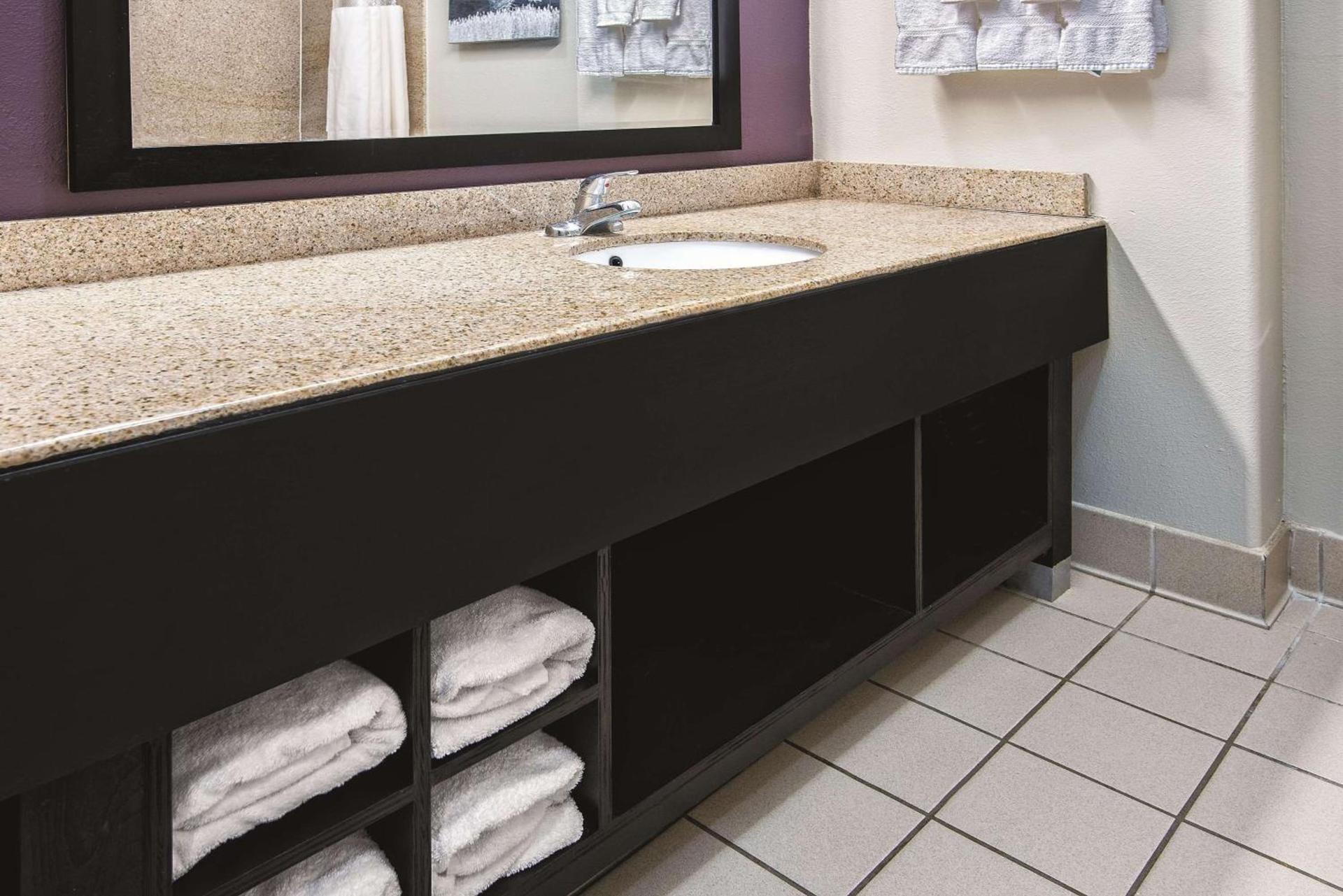 Quality Inn and Suites photo 29
