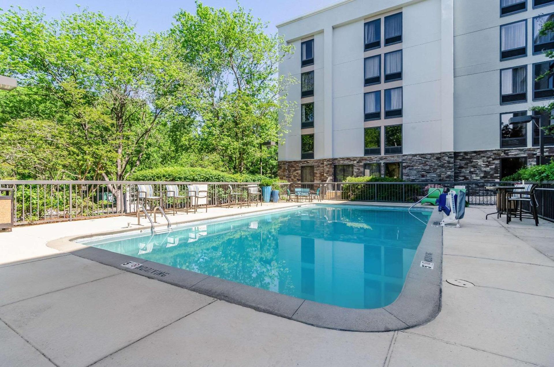 Comfort Inn Raleigh Midtown photo 12