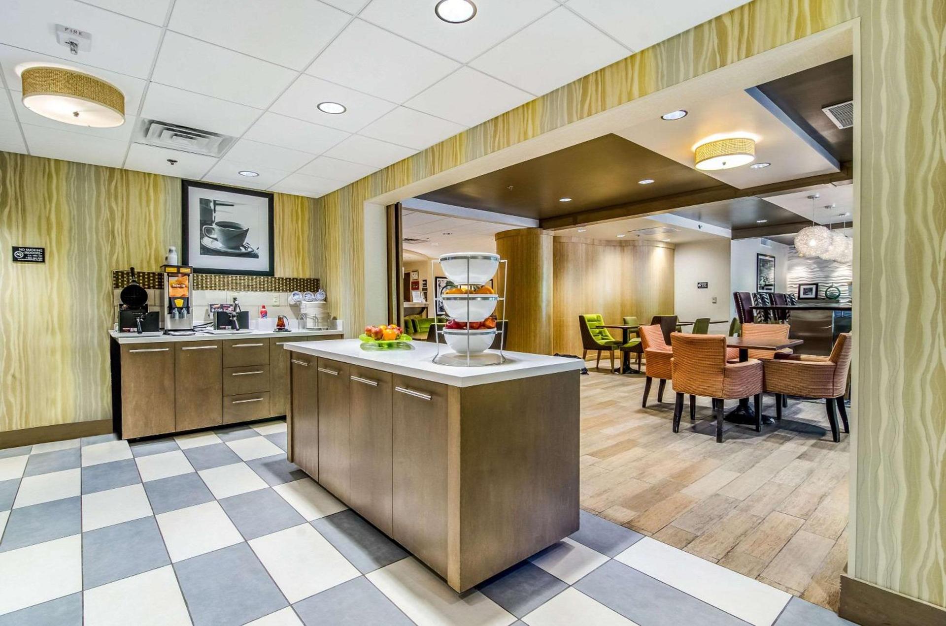 Comfort Inn Raleigh Midtown photo 17