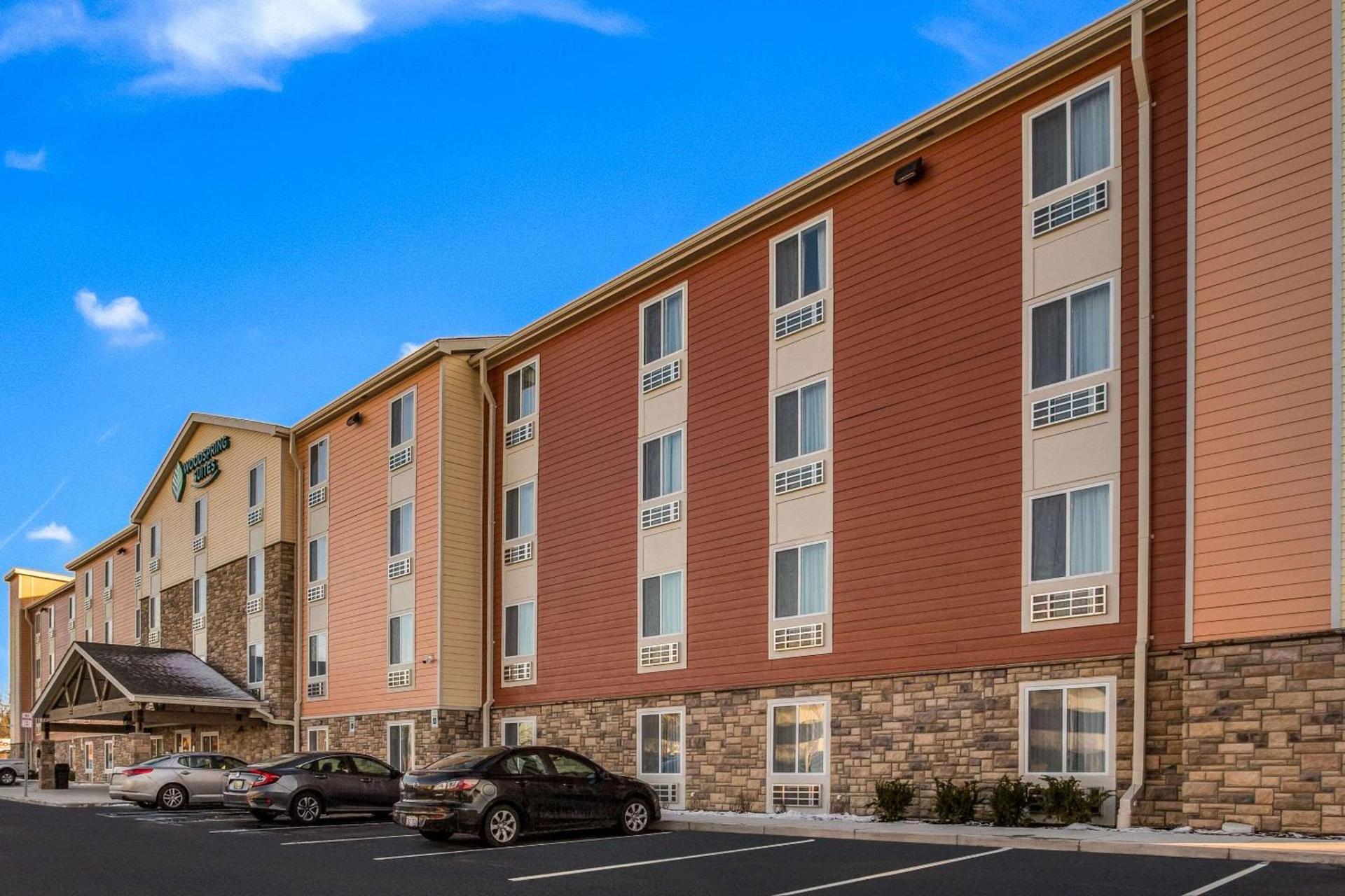 WoodSpring Suites Novi Farmington photo 2