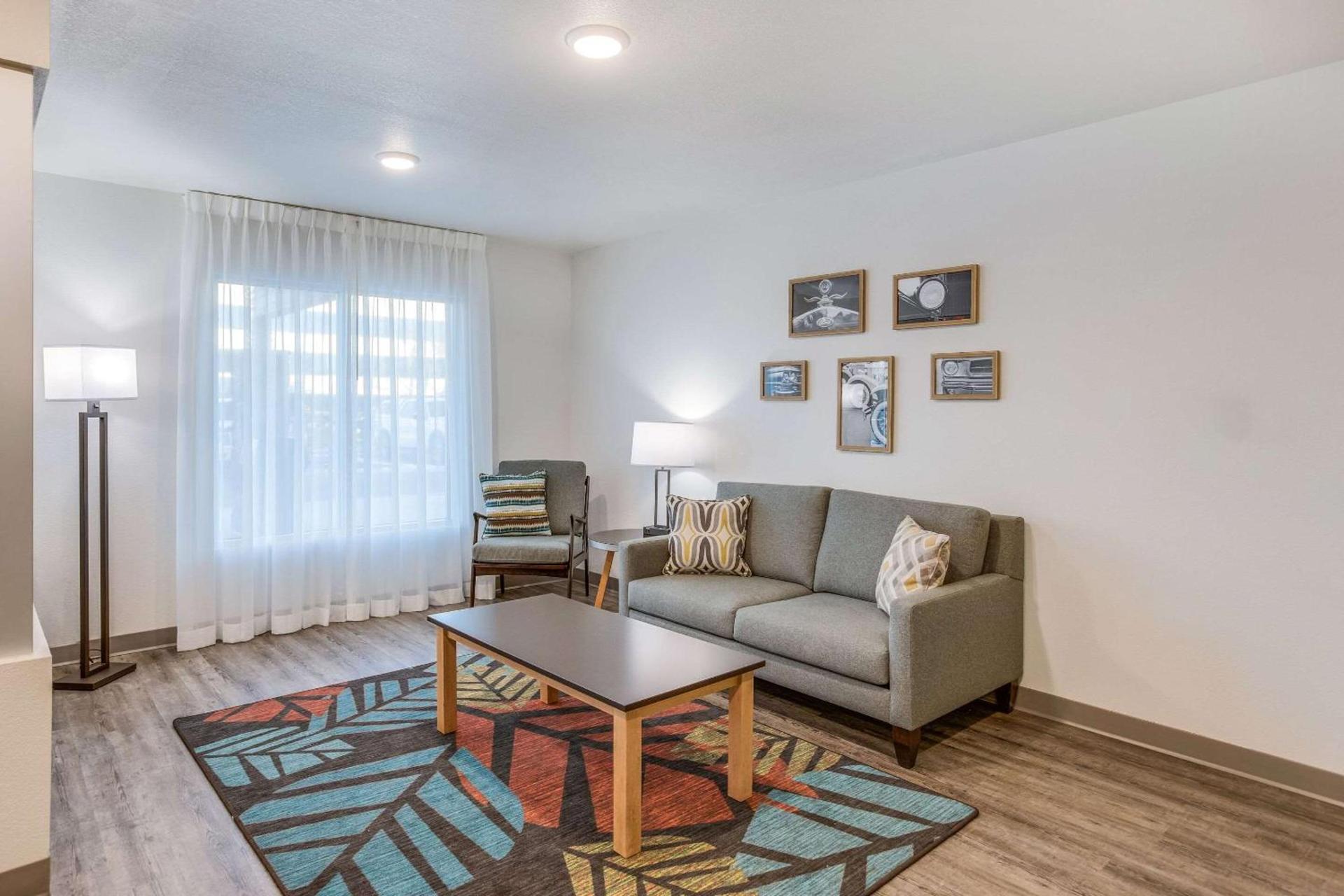 WoodSpring Suites Novi Farmington photo 7