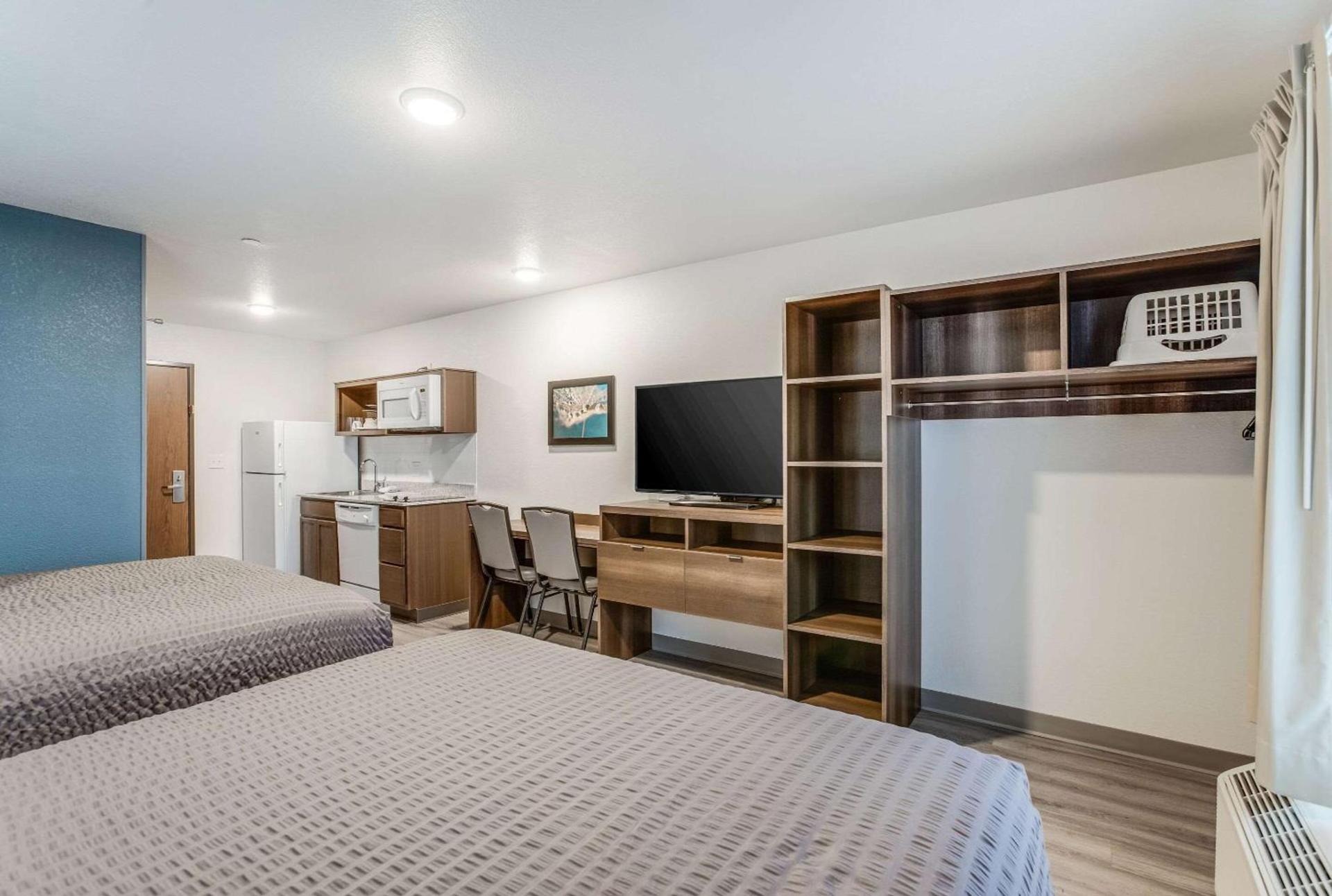 WoodSpring Suites Novi Farmington photo 24