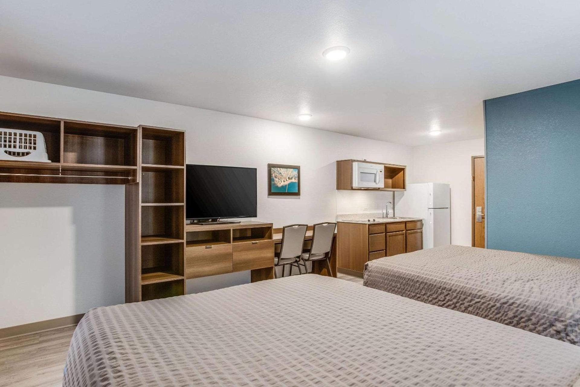 WoodSpring Suites Novi Farmington photo 27
