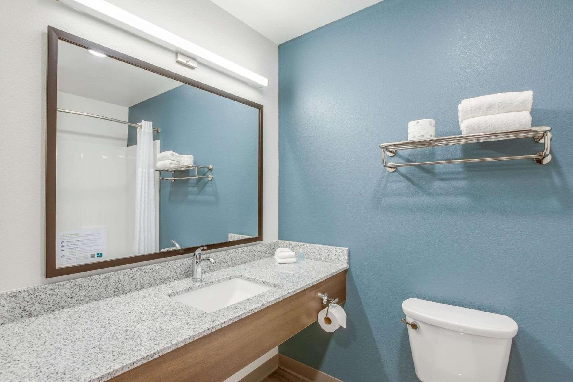 WoodSpring Suites Novi Farmington photo 30