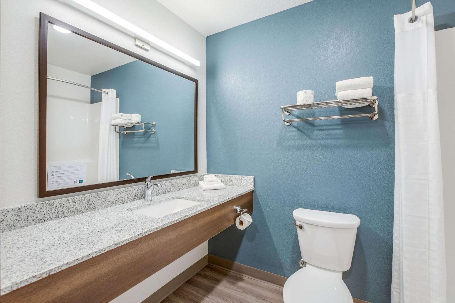 WoodSpring Suites Novi Farmington photo 29