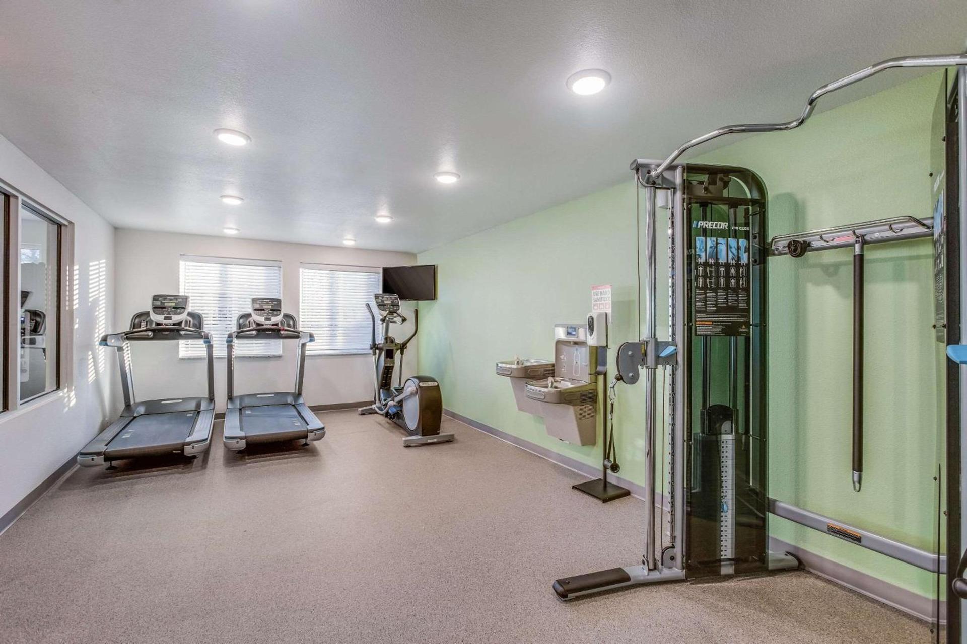 WoodSpring Suites Novi Farmington photo 32