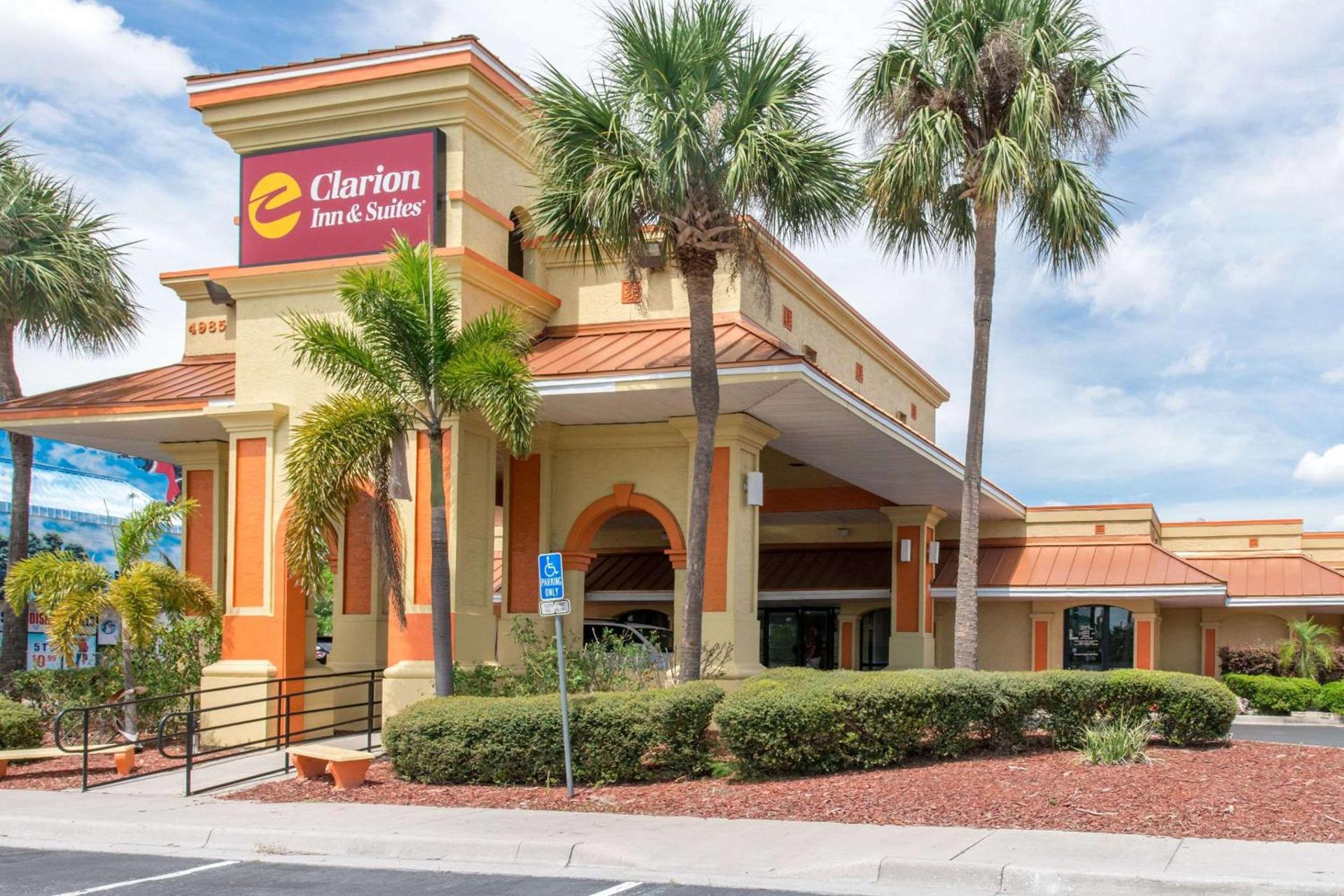 Clarion Inn & Suites Kissimmee-Lake Buena Vista South photo 2