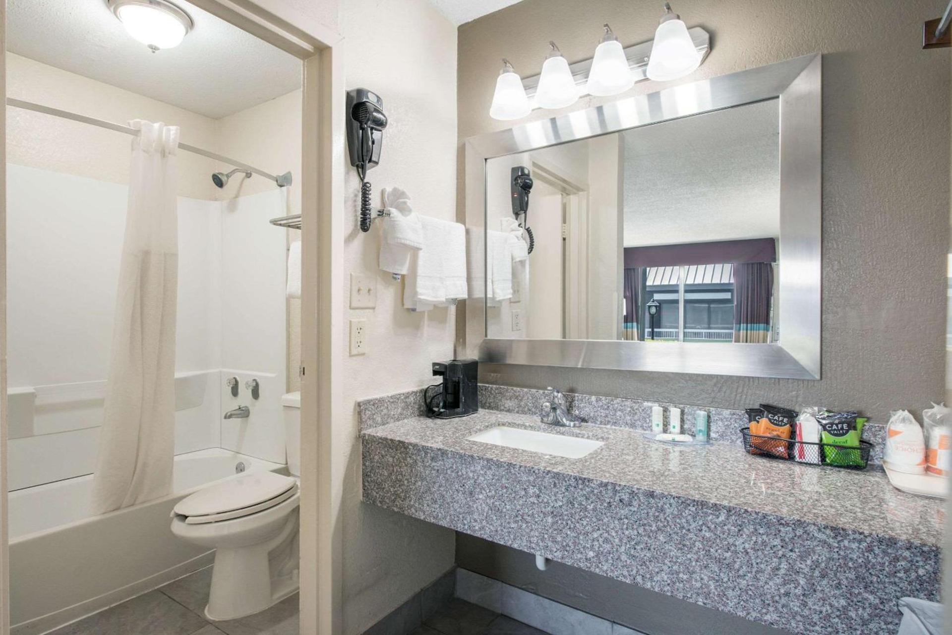 Quality Inn Concord Kannapolis photo 13