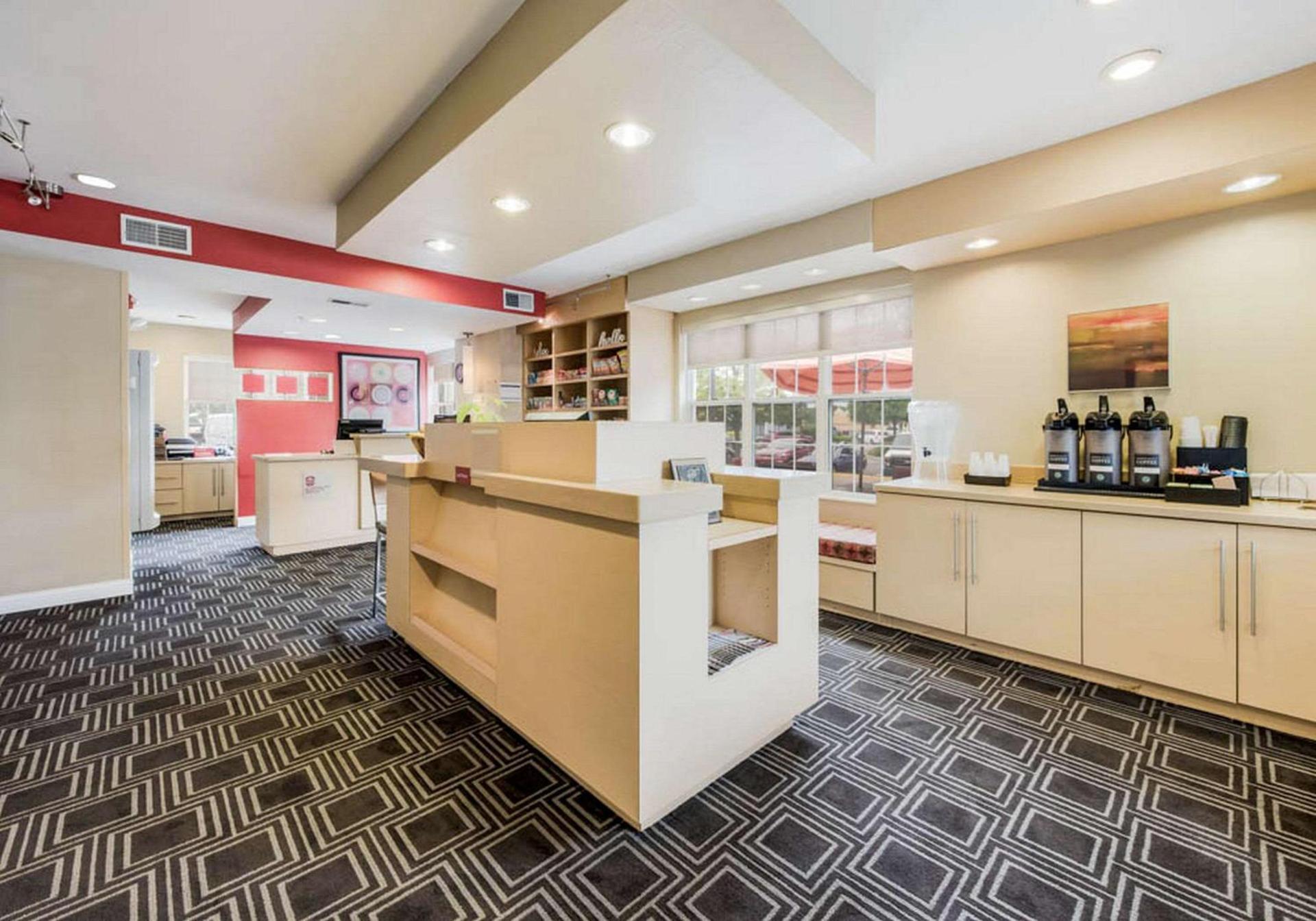 Birch Hills Suites - Blue Ash photo 2
