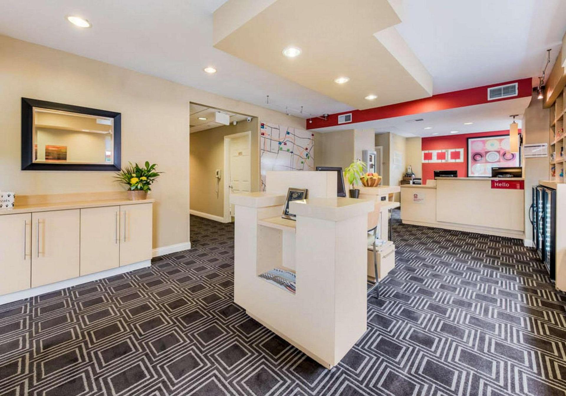 Birch Hills Suites - Blue Ash photo 3
