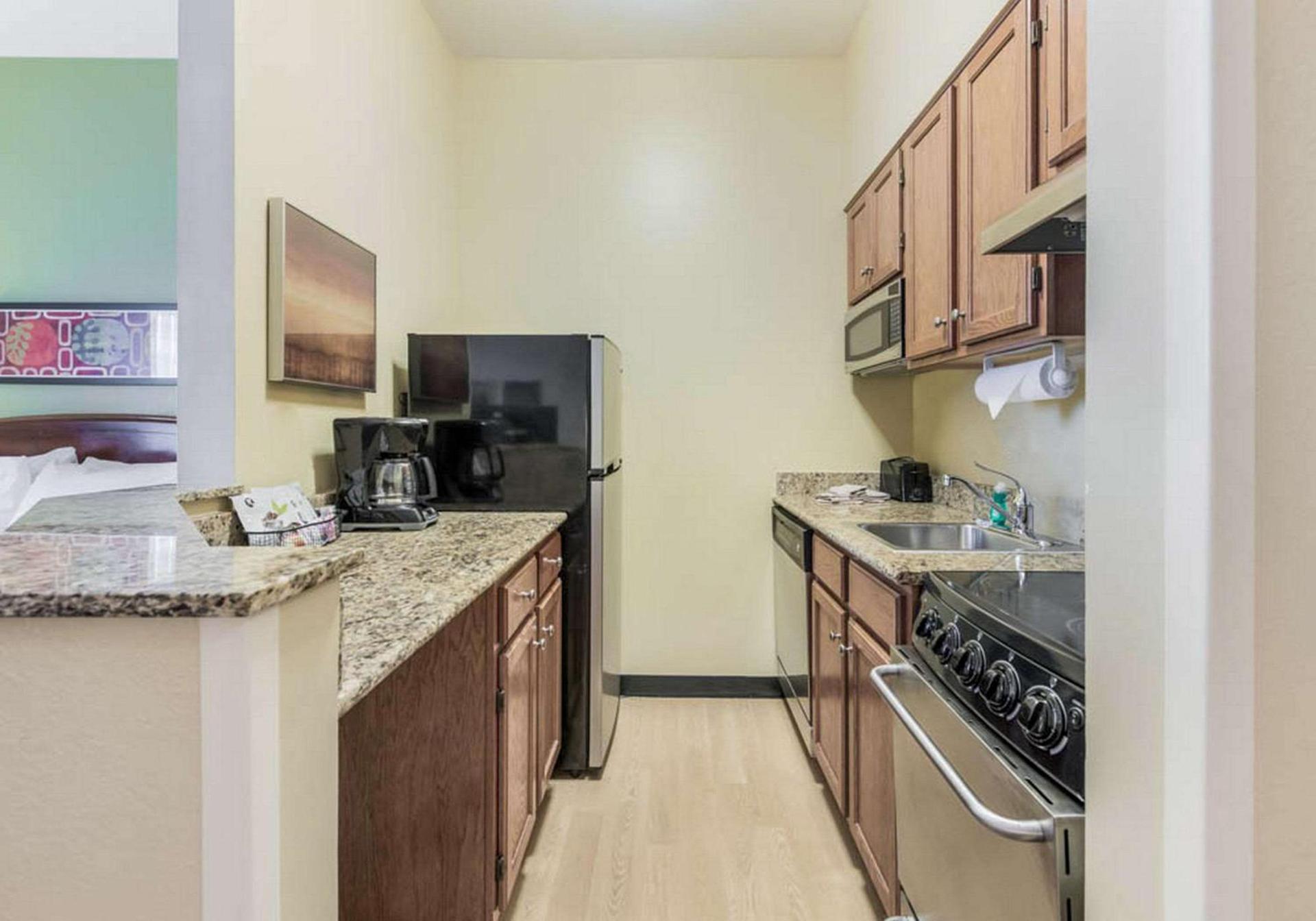 Birch Hills Suites - Blue Ash photo 8