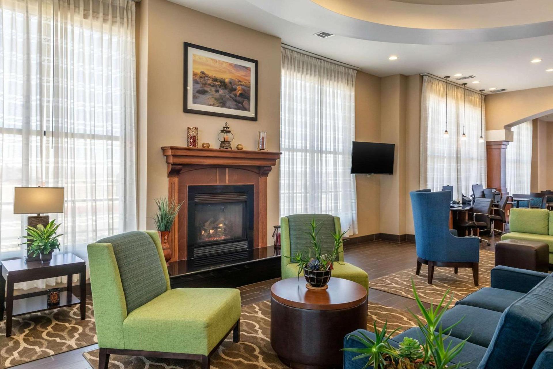 Comfort Suites Barstow near I-15 photo 6