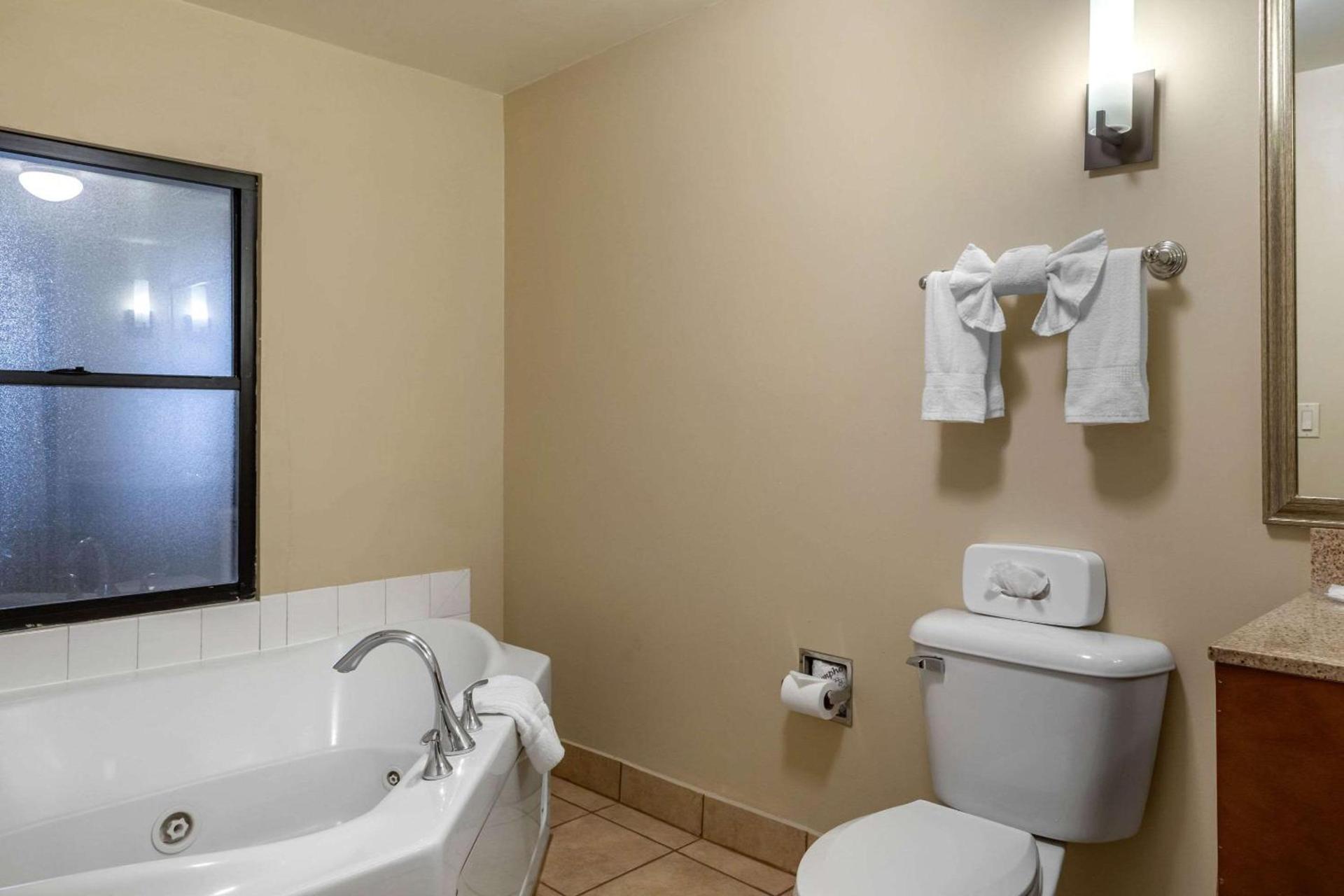 Comfort Suites Barstow near I-15 photo 7