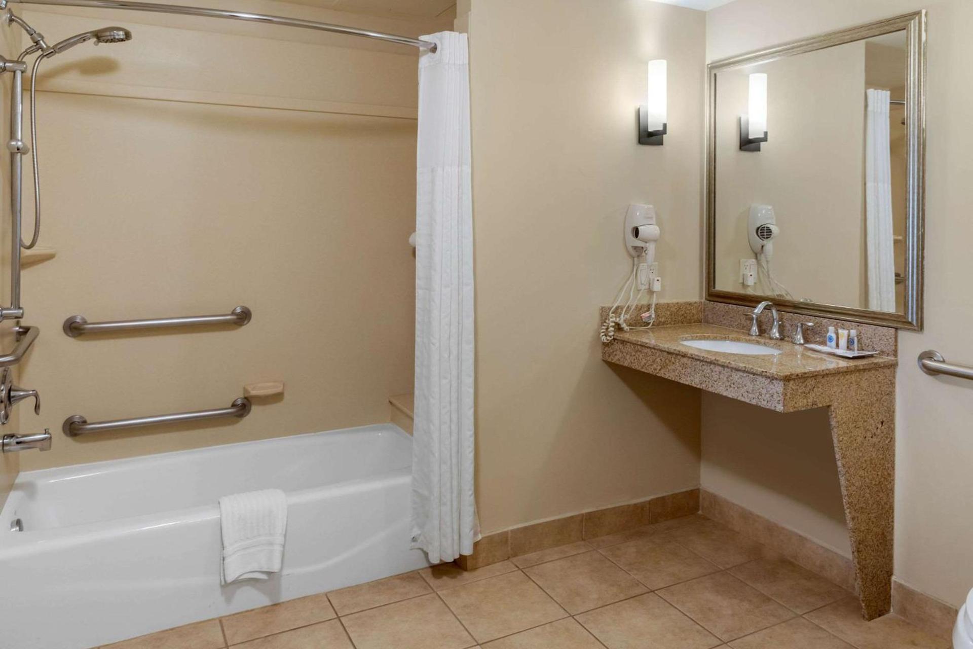 Comfort Suites Barstow near I-15 photo 2
