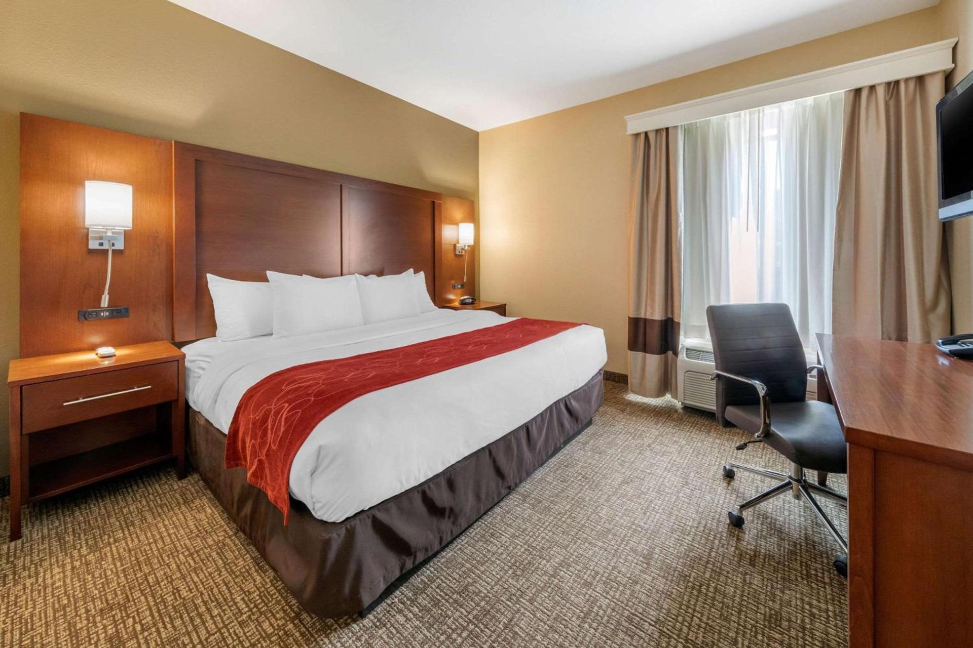 Comfort Suites Barstow near I-15 photo 13