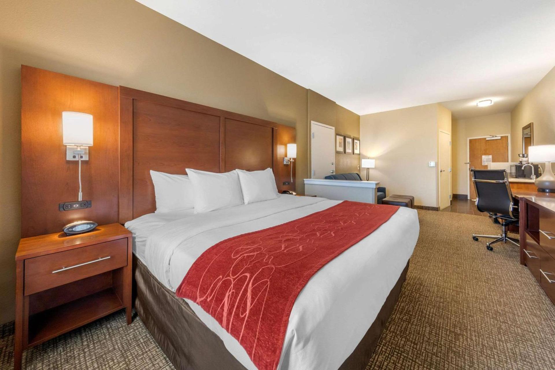 Comfort Suites Barstow near I-15 photo 16