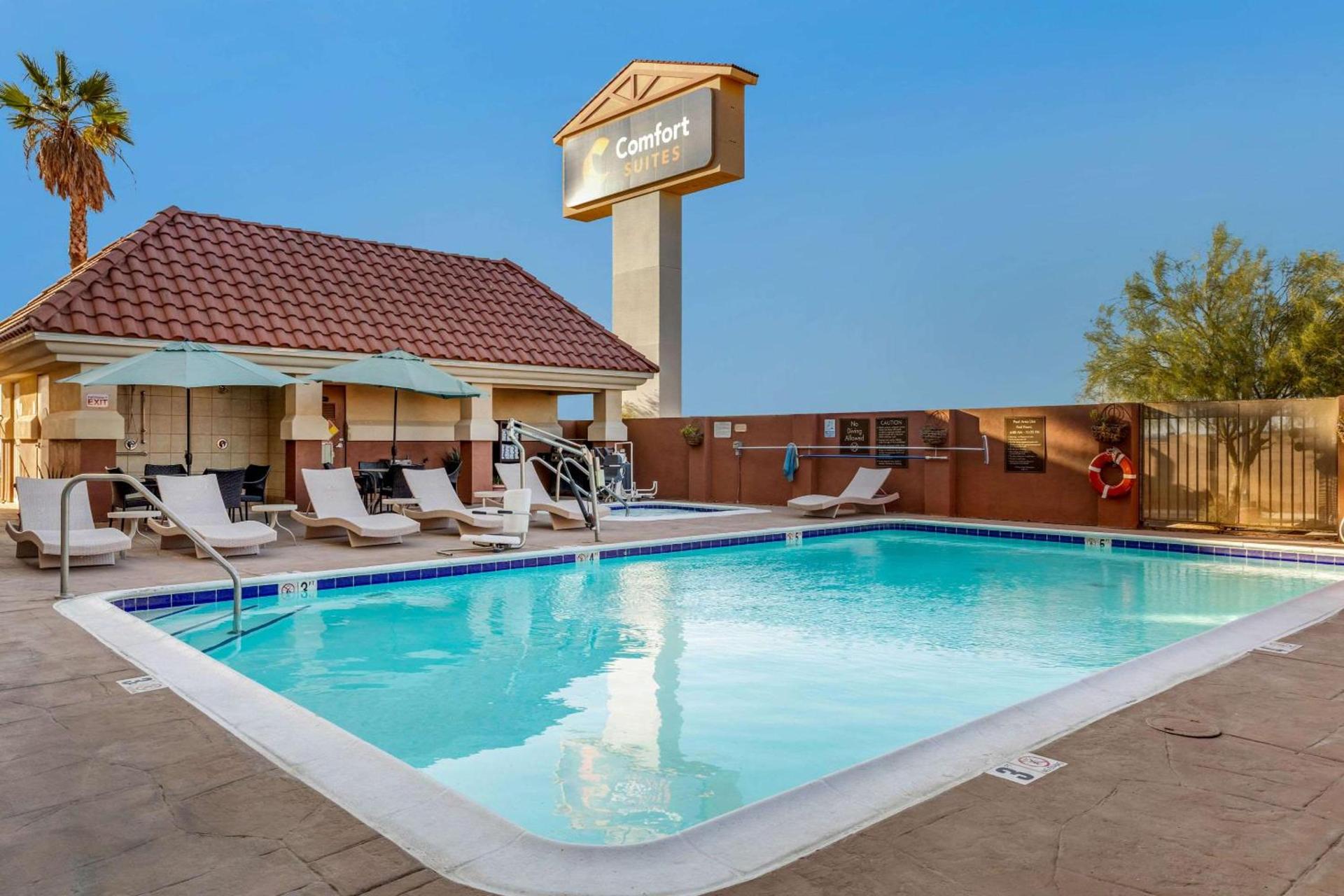Comfort Suites Barstow near I-15 photo 24