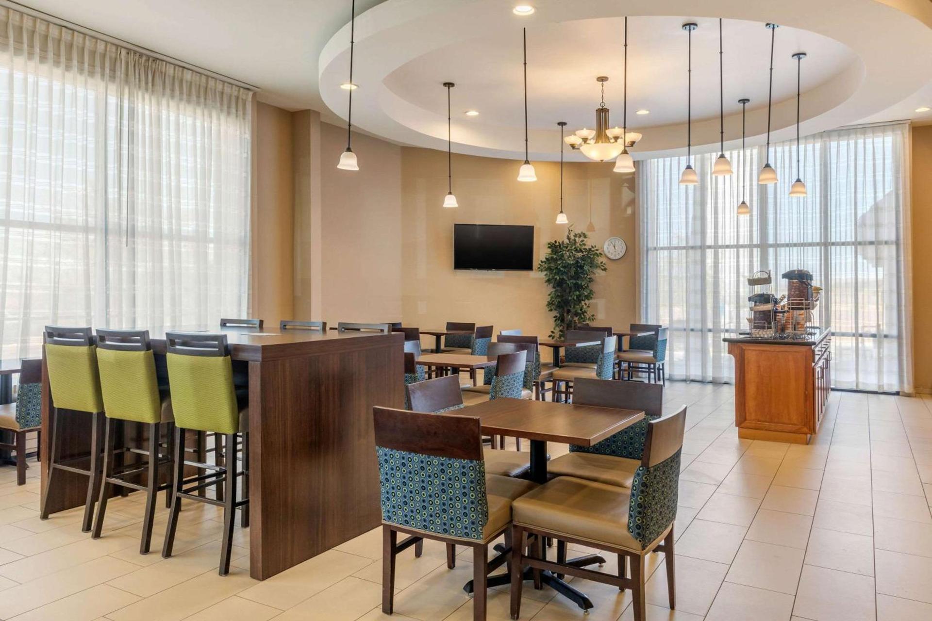Comfort Suites Barstow near I-15 photo 29