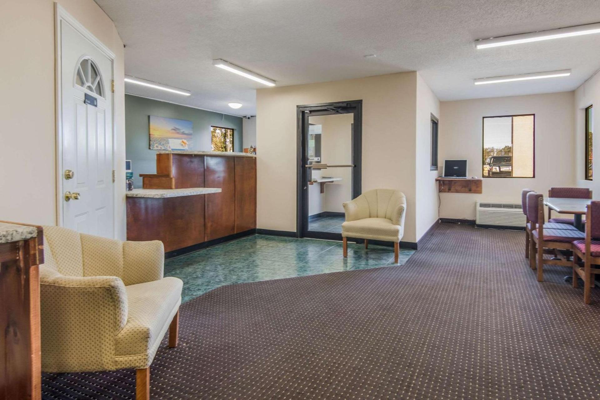 Rodeway Inn & Suites Dublin photo 3